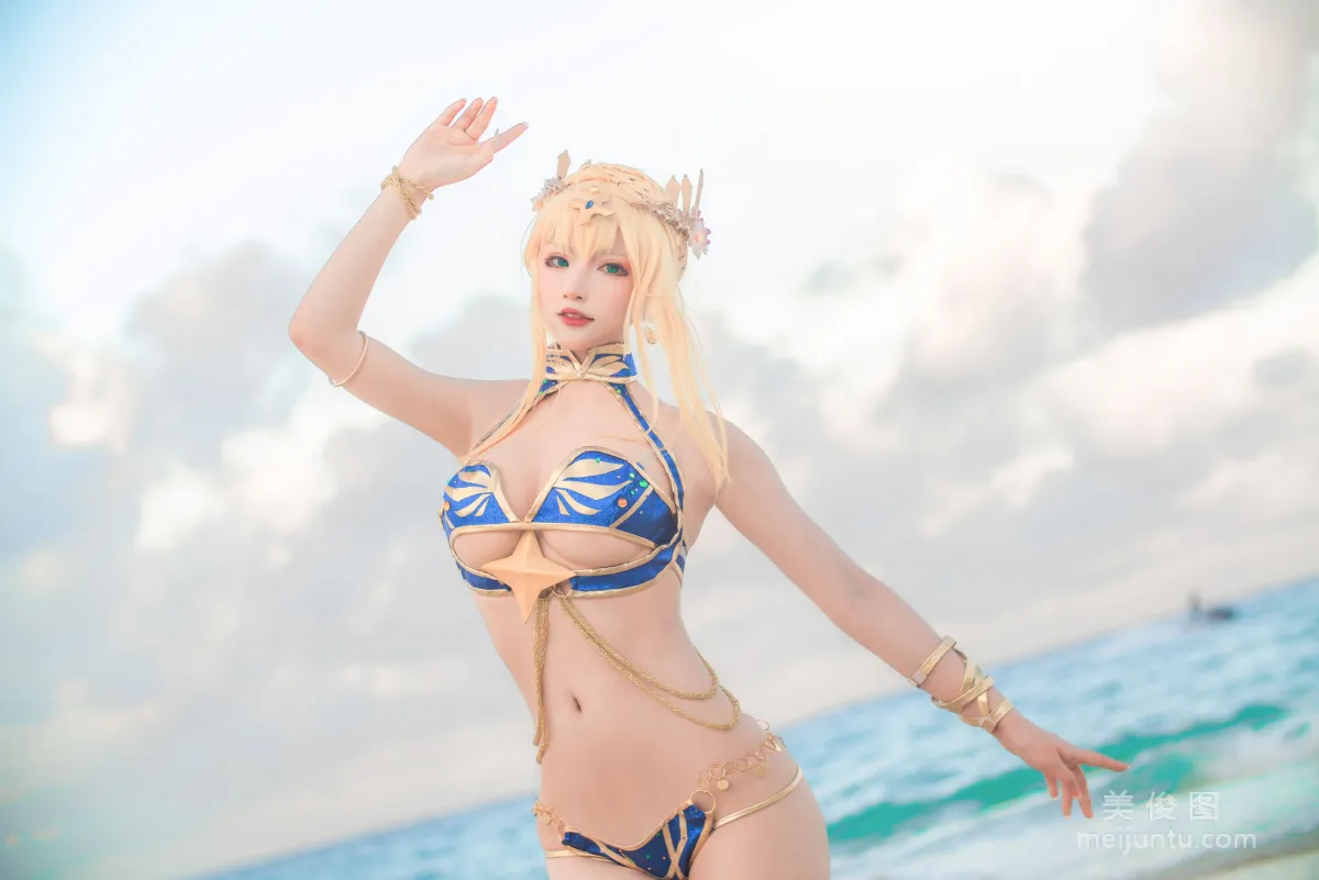 [Internet Celebrity COSER Photo] Qisikuai wii, White Gun Swimsuit photo 8