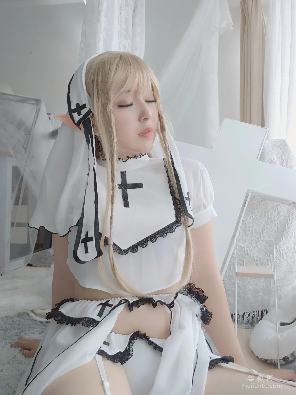[Web Idol COSER Photo] Xiaorong Zaigu Gugu, Rong Ge photo 26