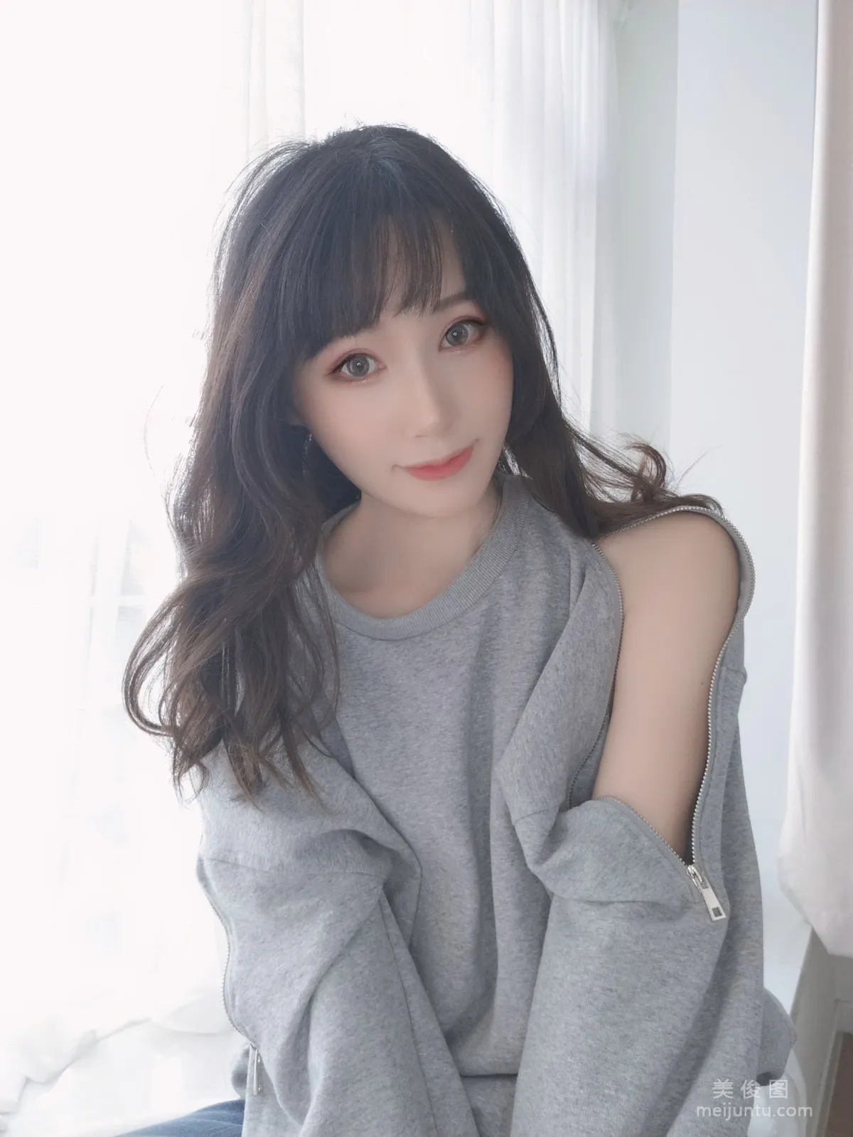 Muzhi Benguo: Web Idols photo 4