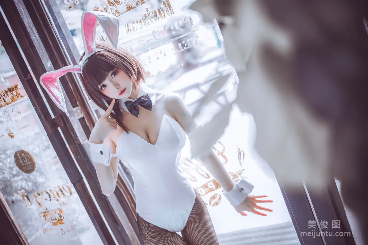 [Web Celebrity COSER Photos] Coser Yiyi - Megumi Kato Bunny Girl photo 5