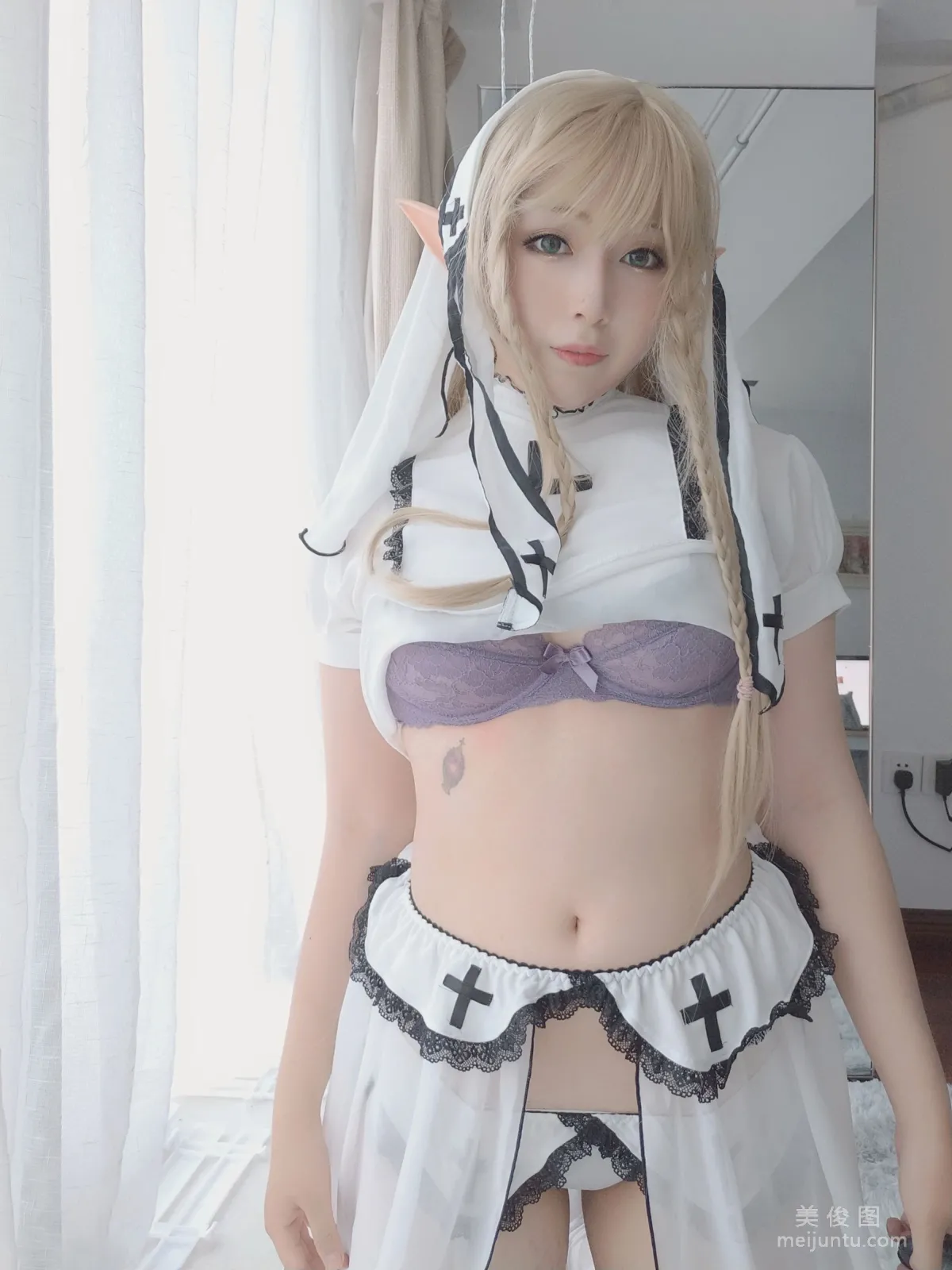 [Web Idol COSER Photo] Xiaorong Zaigu Gugu, Rong Ge photo 16