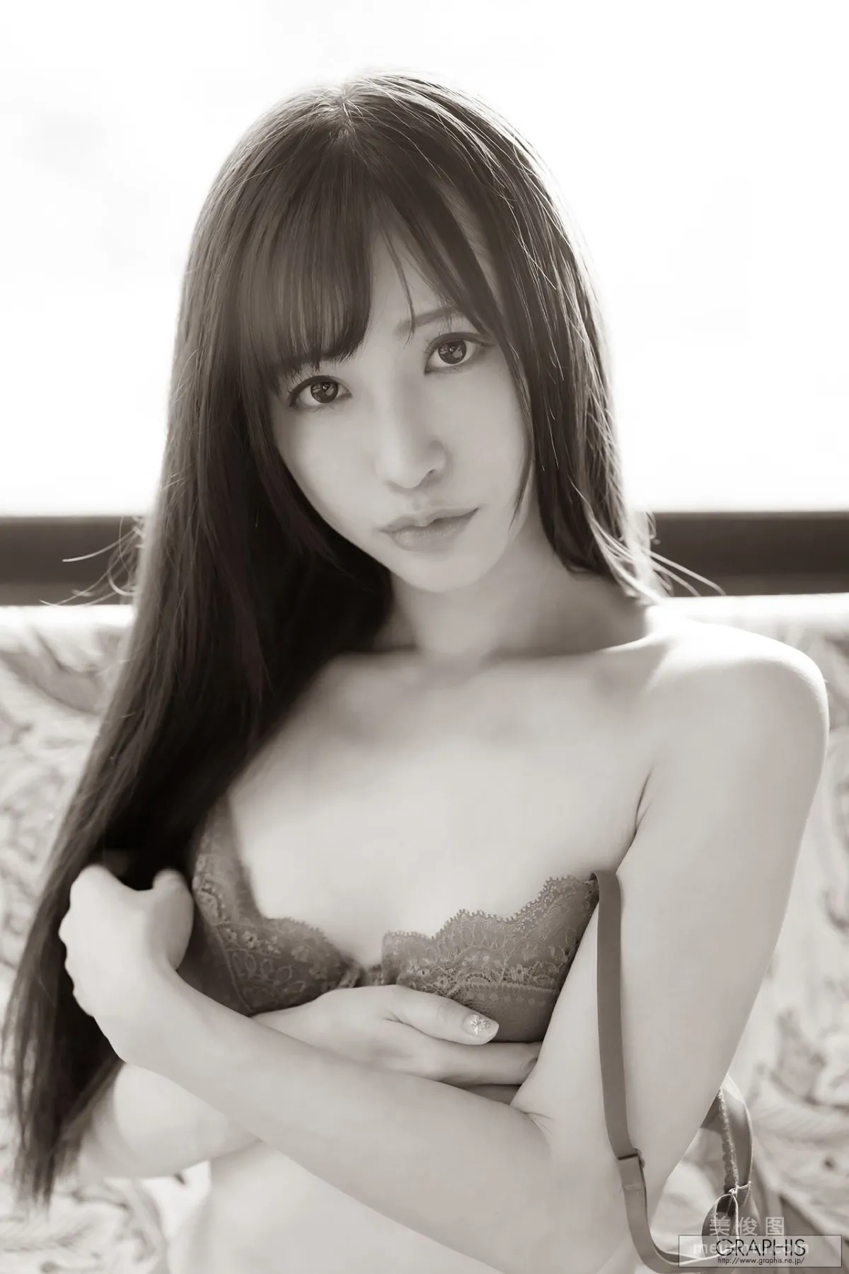 Moe Amatsuka: Graphis photo 9