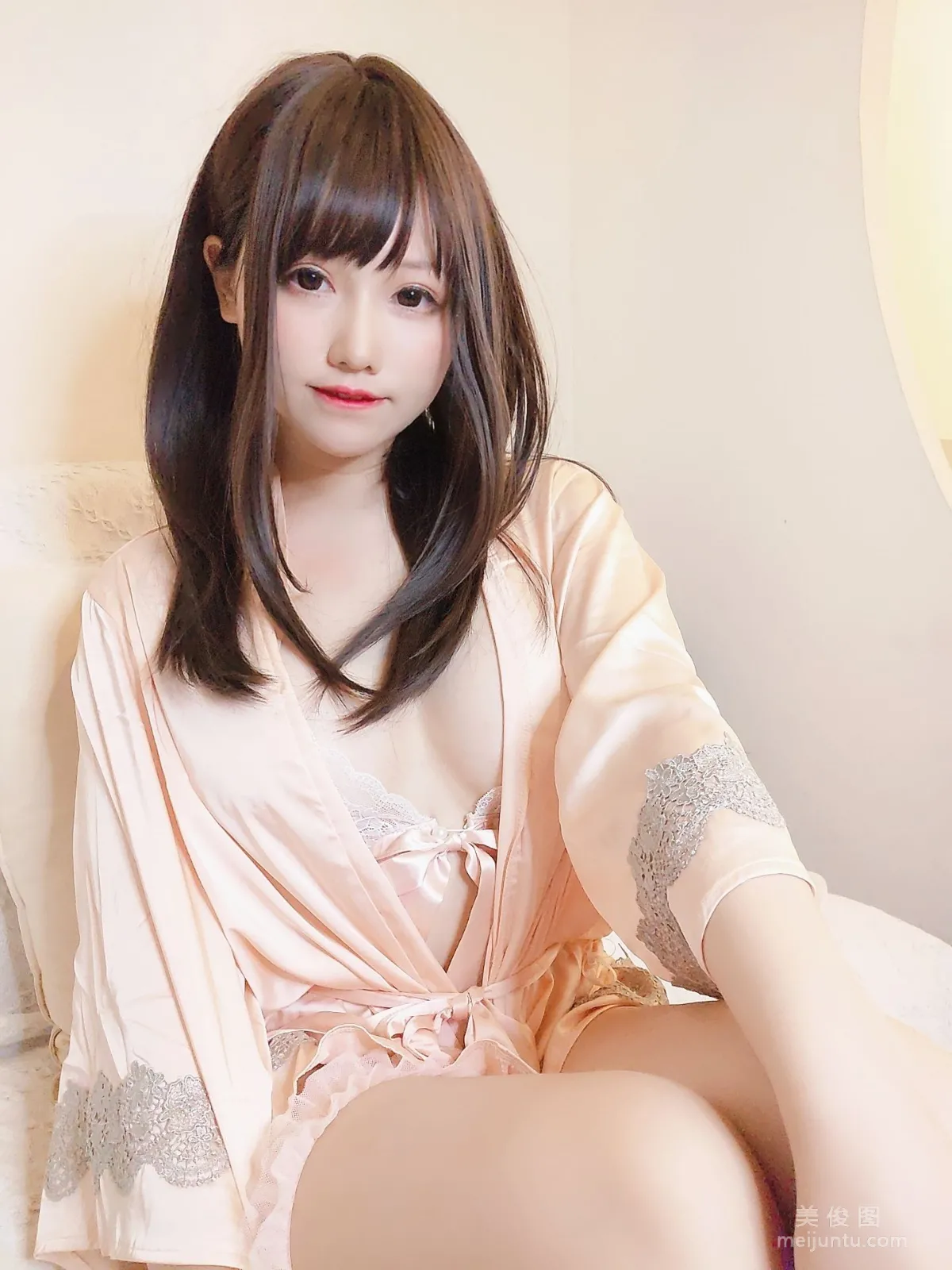 [Web Idols Cosplay Photo] Cute Girl Nyako Miaozi, Cohabitation Life with an Imaginary Girlfriend, 2 Sets of Home Pajama Series photo 27