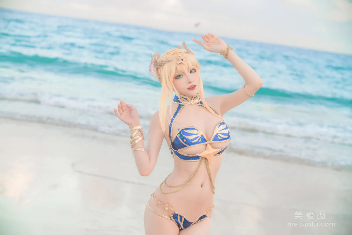 [Internet Celebrity COSER Photo] Qisikuai wii, White Gun Swimsuit photo 9