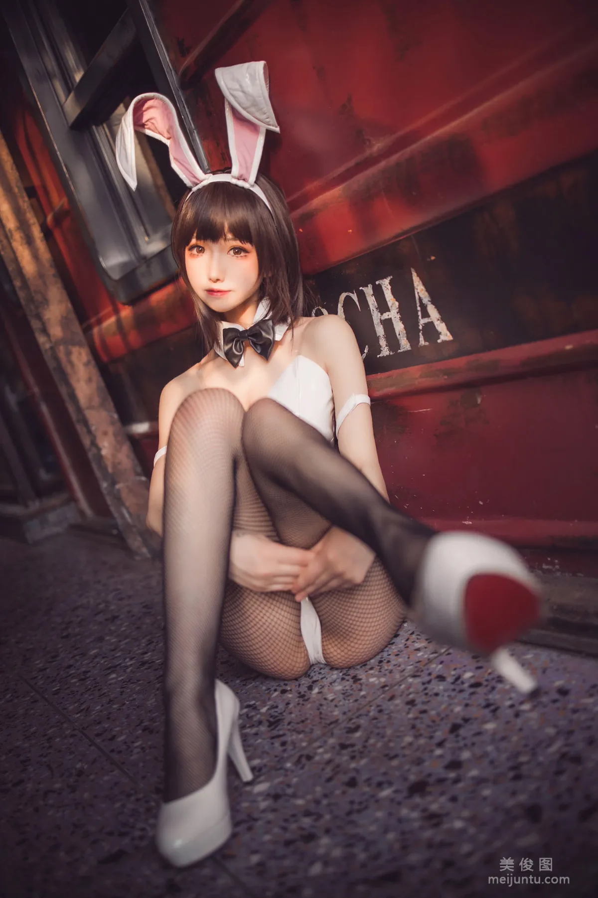 [Web Celebrity COSER Photos] Coser Yiyi - Megumi Kato Bunny Girl photo 26