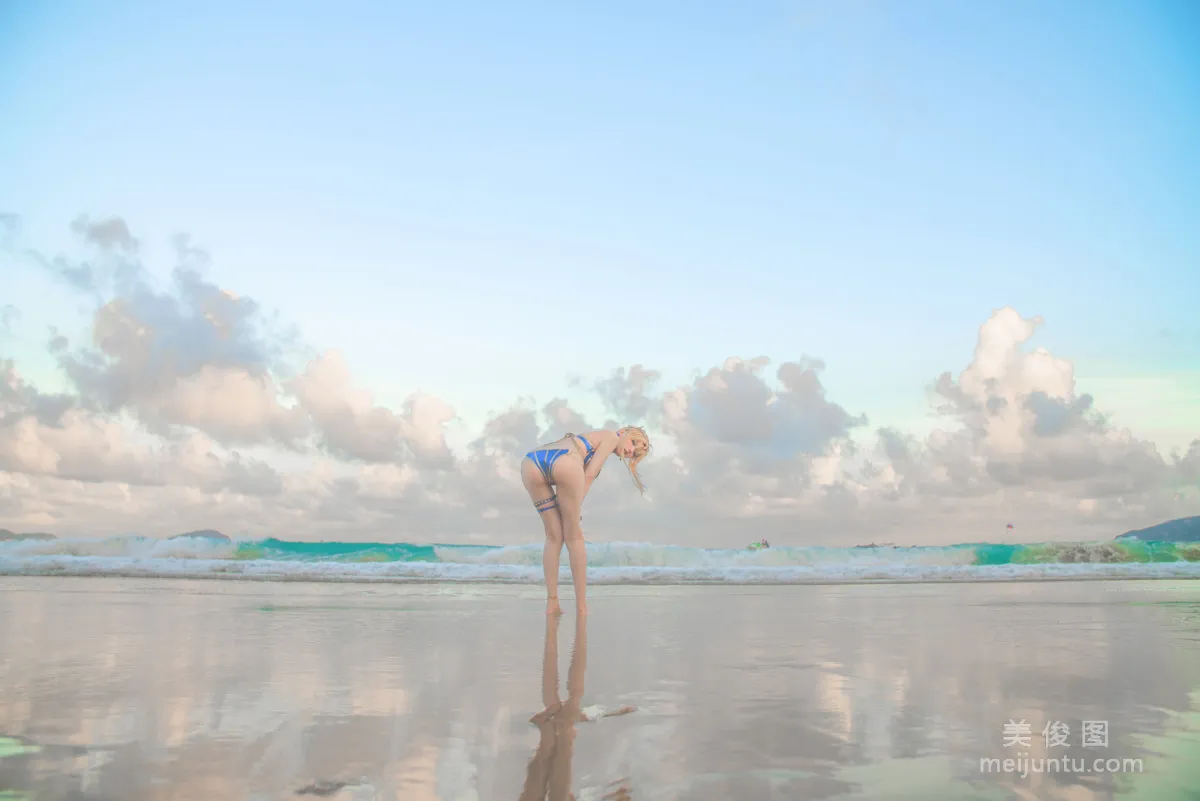 [Internet Celebrity COSER Photo] Qisikuai wii, White Gun Swimsuit photo 10