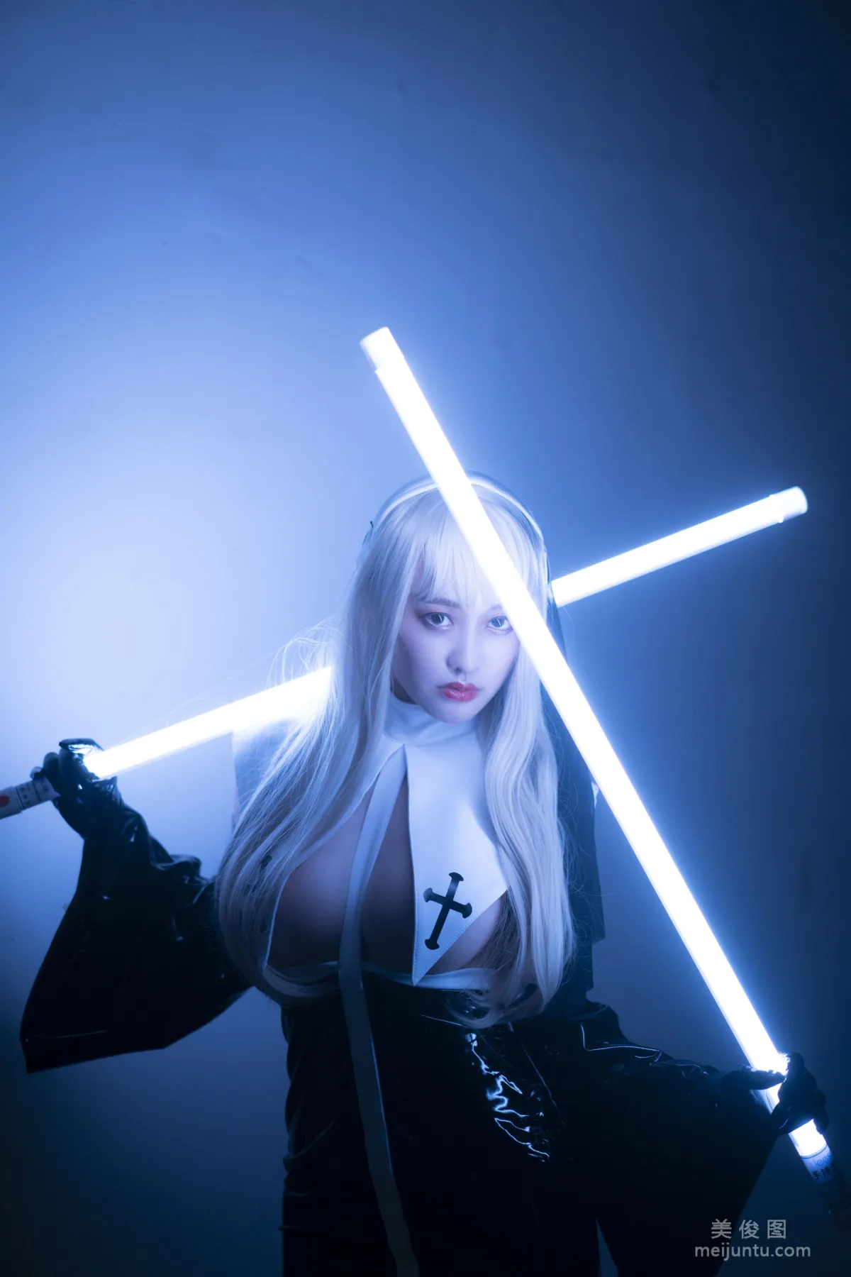[Web Idols COSER Photos] Anime Blogger Tuoweiba Mizuki, Nun Set photo 16
