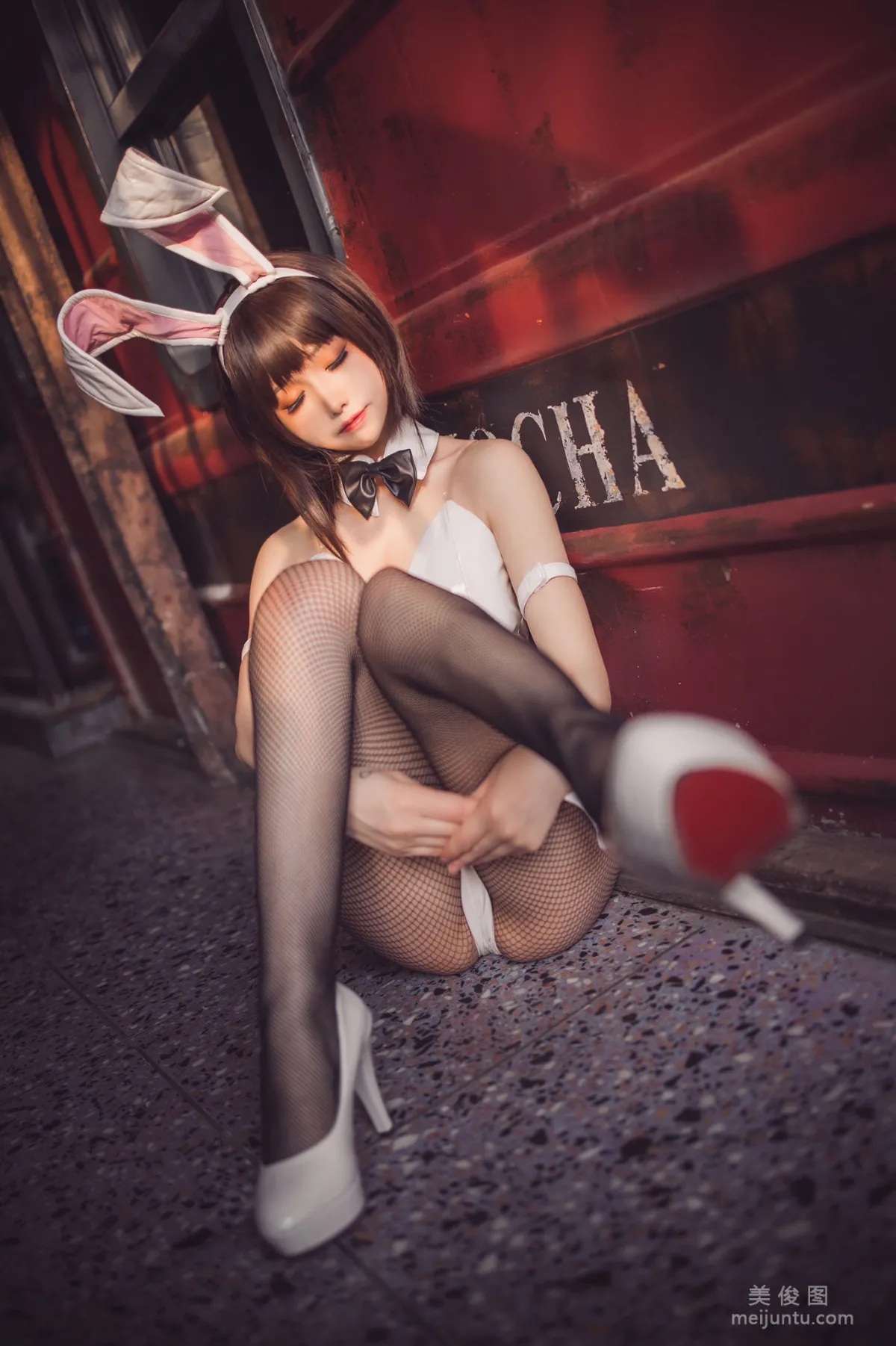 [Web Celebrity COSER Photos] Coser Yiyi - Megumi Kato Bunny Girl photo 14