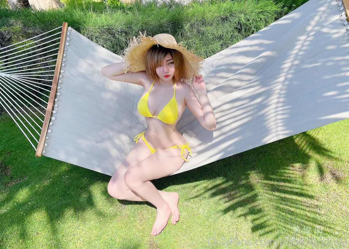 [Web Idols COSER Photos] Coser Girl Potato Godzilla - Yellow Bikini photo 17