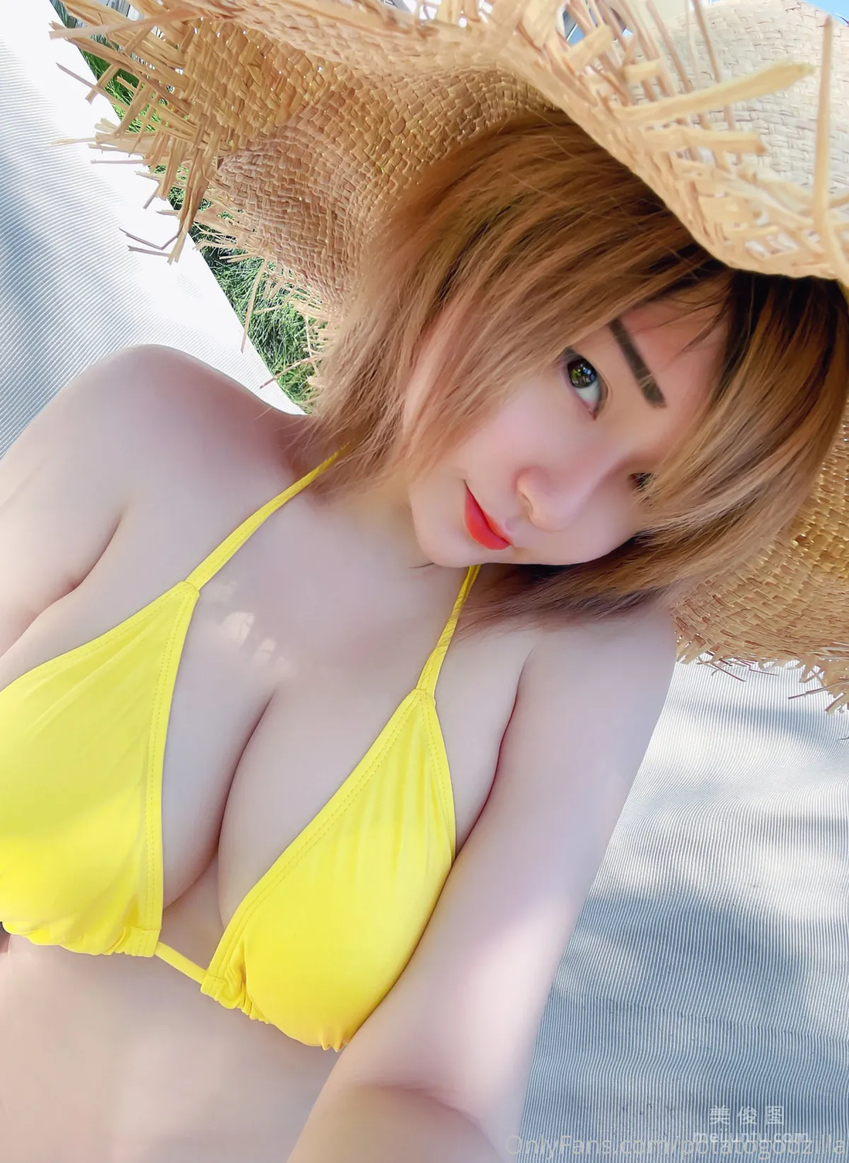 [Web Idols COSER Photos] Coser Girl Potato Godzilla - Yellow Bikini photo 13