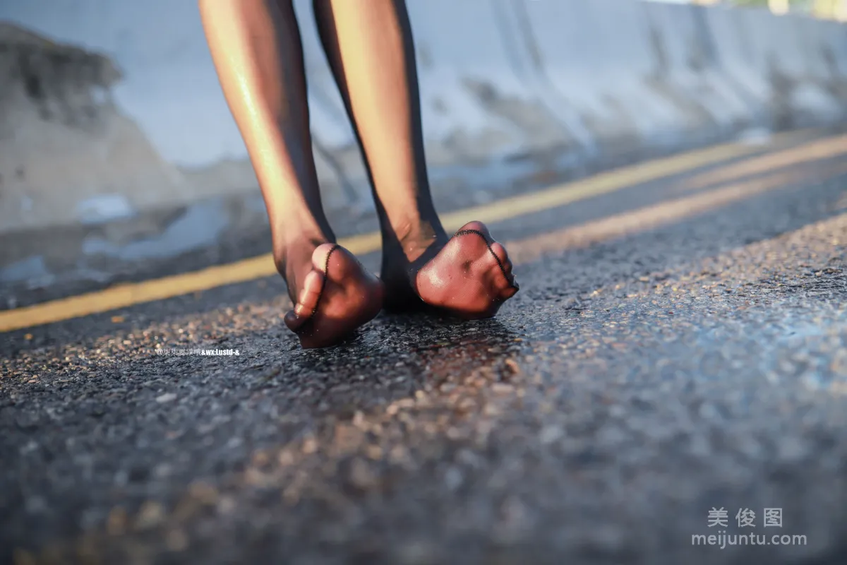 [Internet Celebrity COSER Photo] Anime Blogger Qiqi Yaoguai O - Afternoon JK Set photo 3