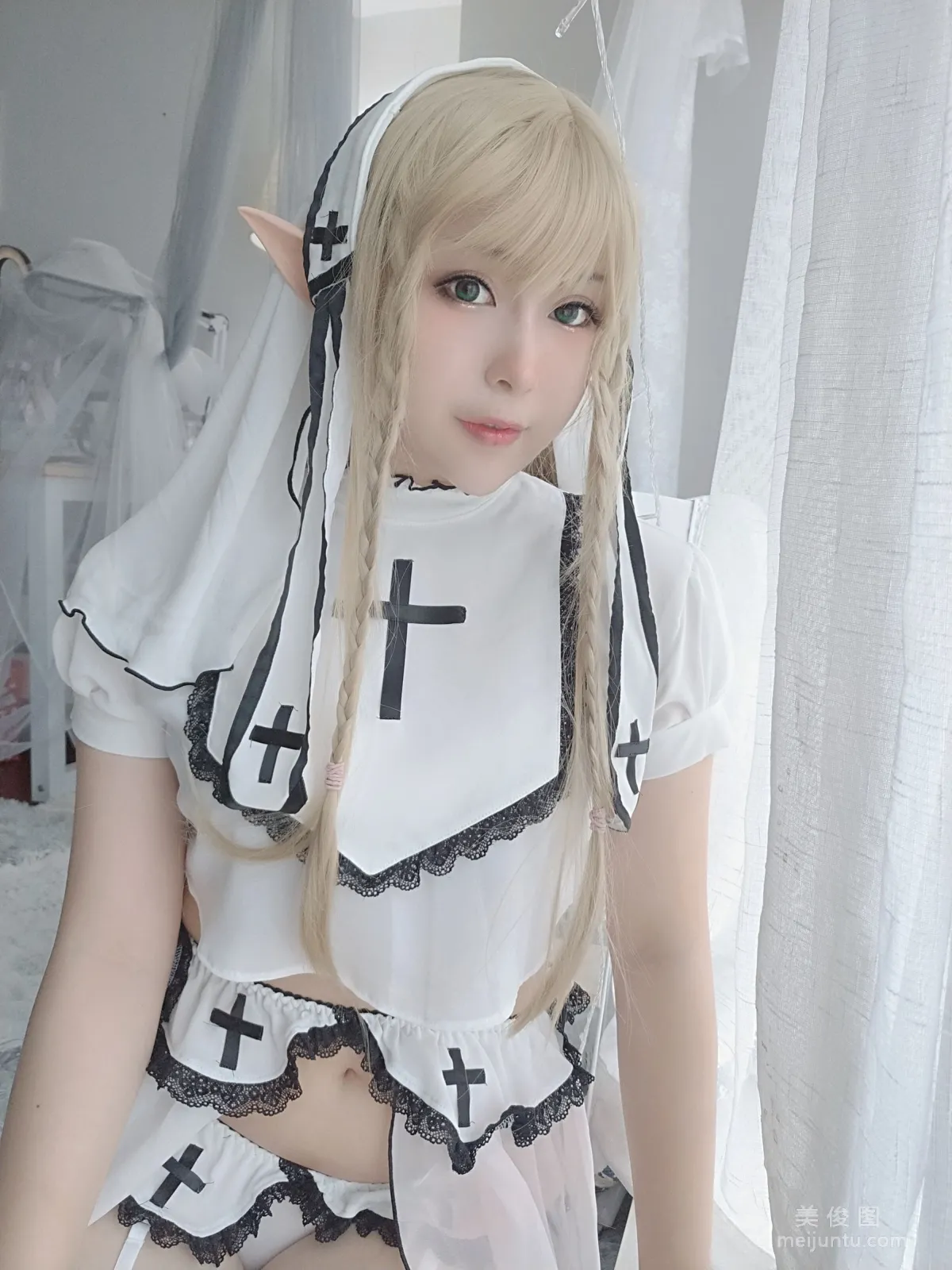 [Web Idol COSER Photo] Xiaorong Zaigu Gugu, Rong Ge photo 30