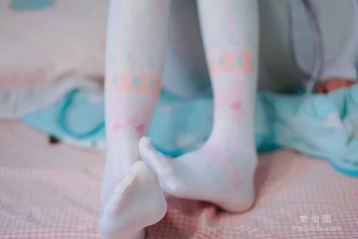 [Web Idol COSER Photos] Cute Girl Yanjiang Damo Wang w - Stepping on a Plush Toy Set photo 7