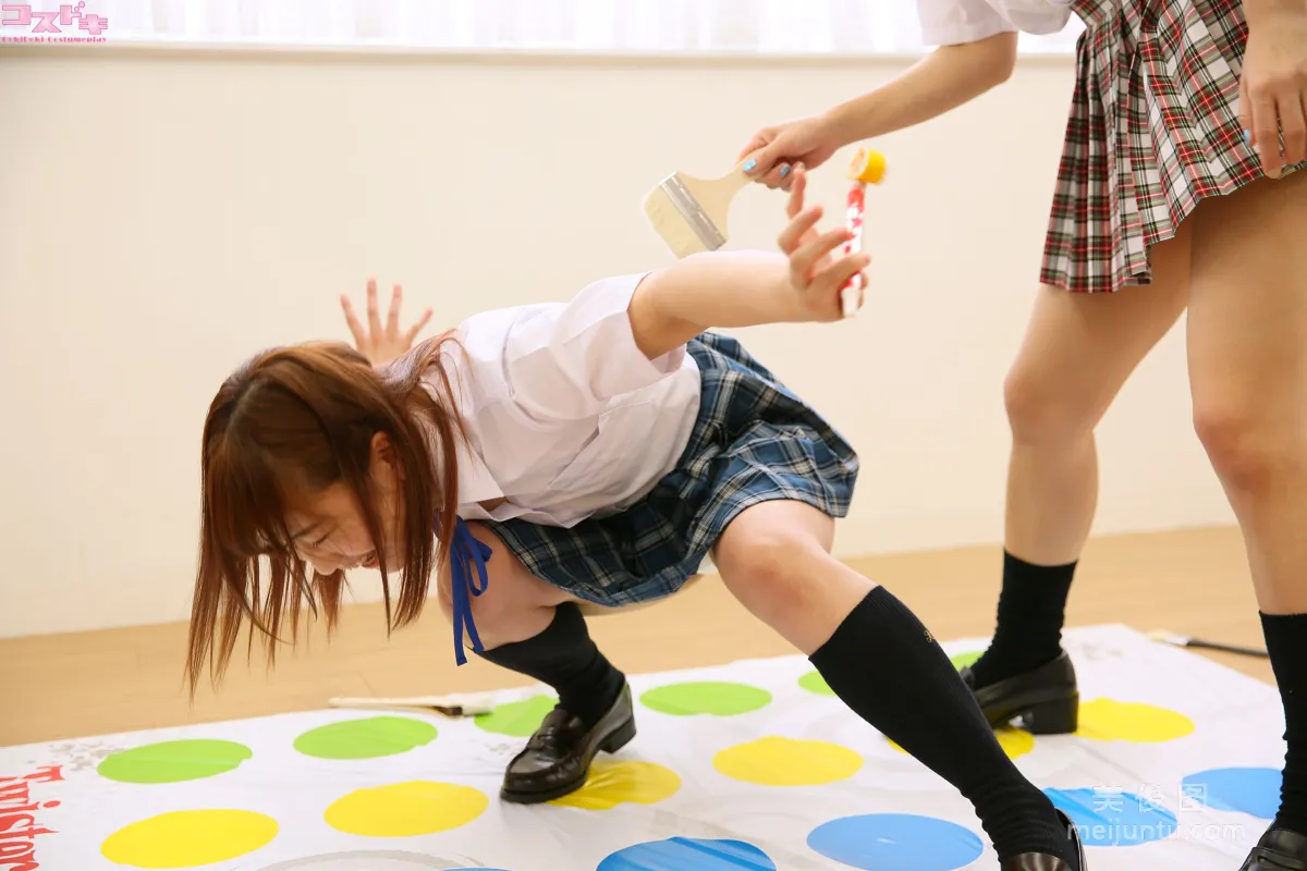 [Cosdoki] 篠宮ゆり x 阿部乃みく abenoshinomiya_pic_seifuku1+2 8