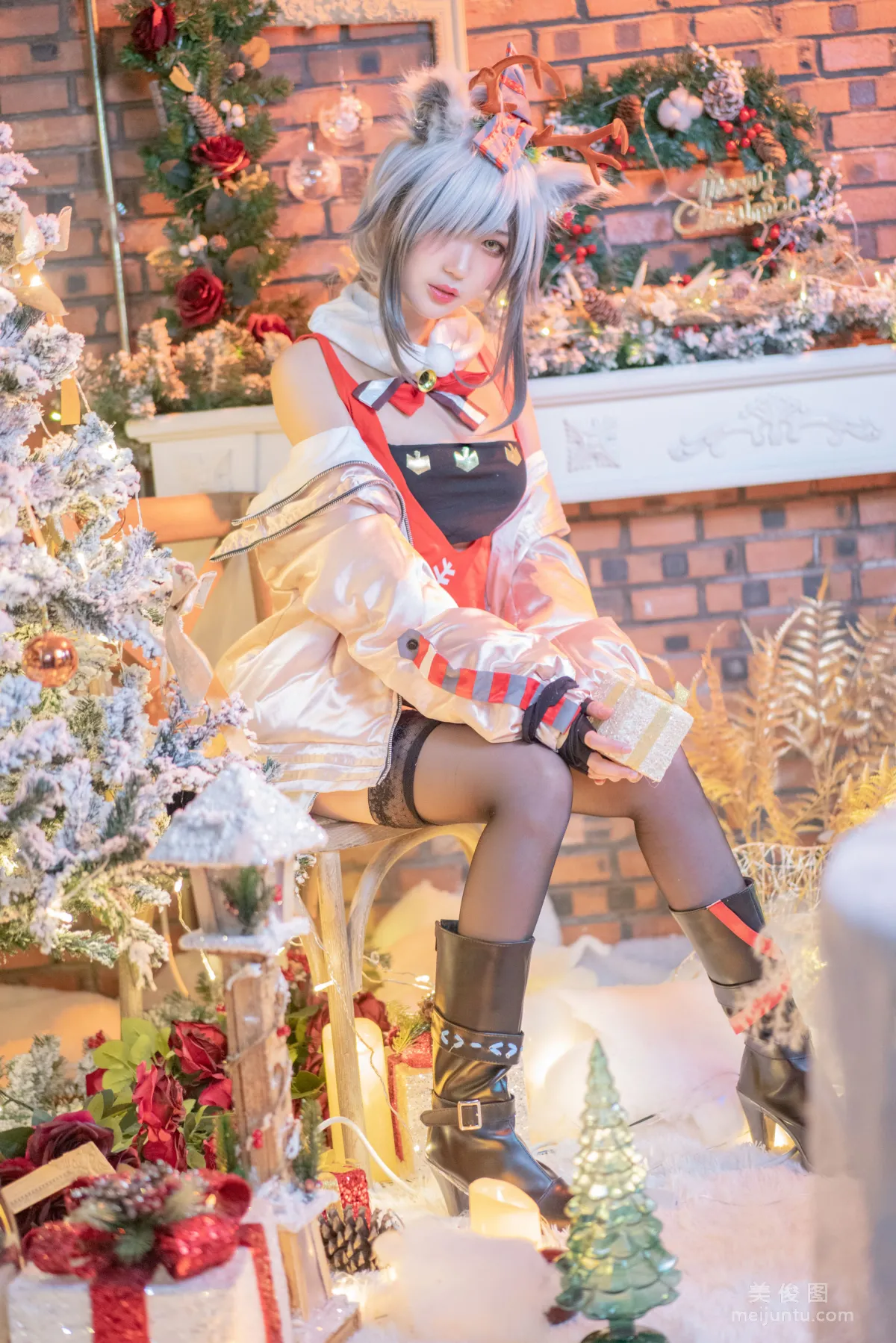 [Web Idols COSER Photos] Zhouji Shike Aitu Tu, Christmas Black Stockings Beast Ears photo 10
