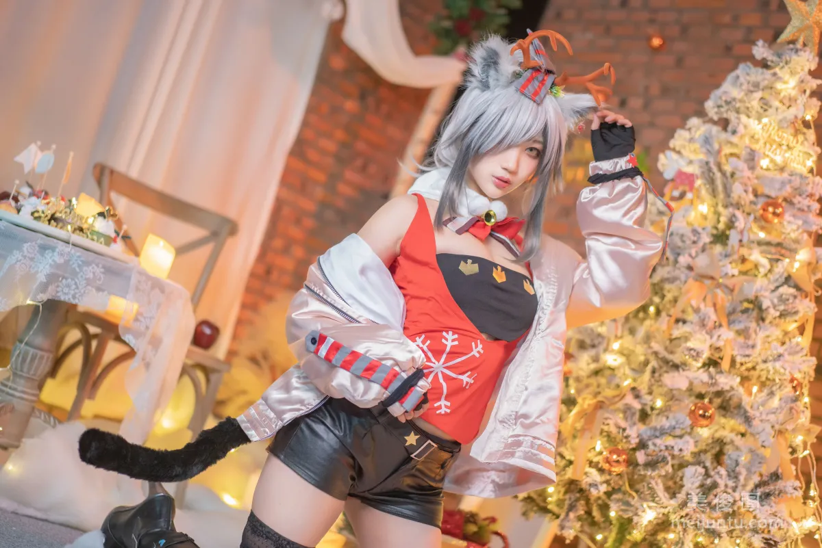 [Web Idols COSER Photos] Zhouji Shike Aitu Tu, Christmas Black Stockings Beast Ears photo 2