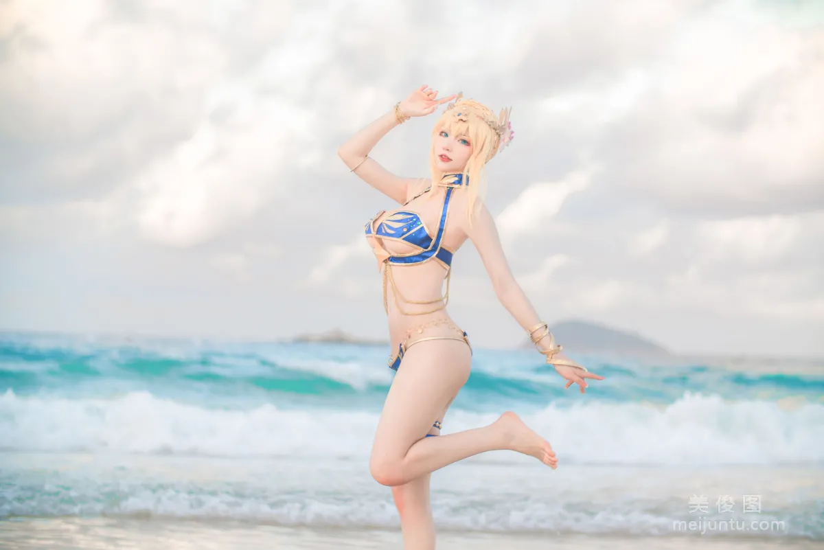 [Internet Celebrity COSER Photo] Qisikuai wii, White Gun Swimsuit photo 23