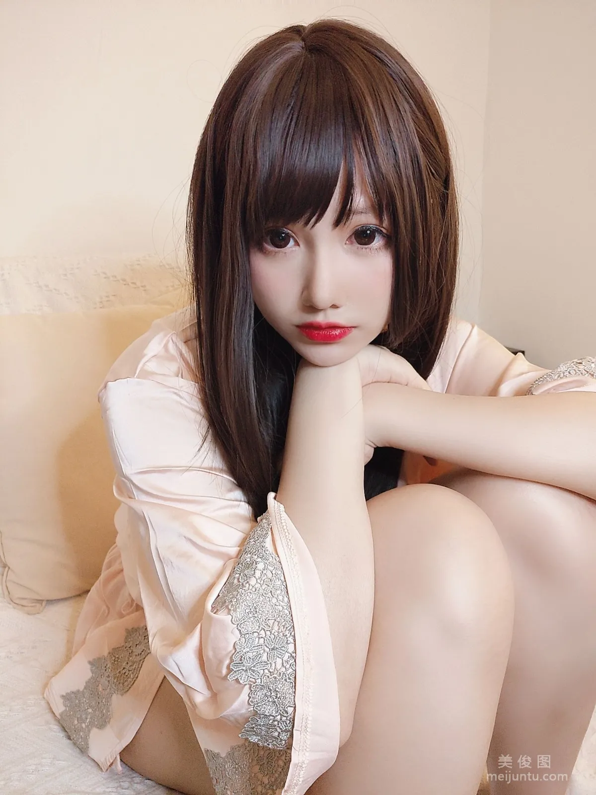 [Web Idols Cosplay Photo] Cute Girl Nyako Miaozi, Cohabitation Life with an Imaginary Girlfriend, 2 Sets of Home Pajama Series photo 22