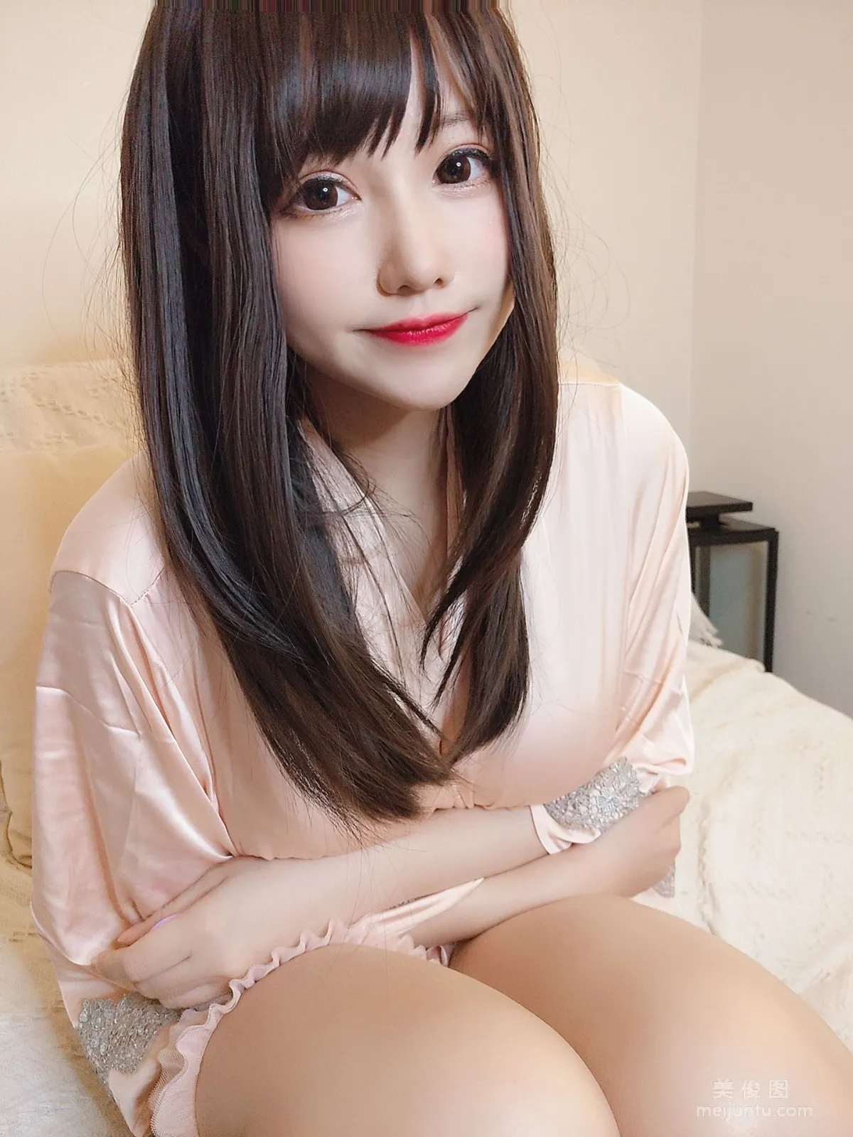 [Web Idols Cosplay Photo] Cute Girl Nyako Miaozi, Cohabitation Life with an Imaginary Girlfriend, 2 Sets of Home Pajama Series photo 23