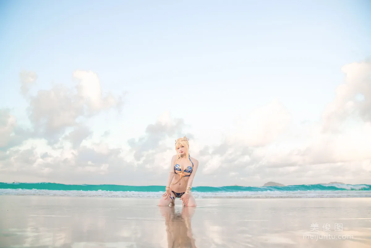 [Internet Celebrity COSER Photo] Qisikuai wii, White Gun Swimsuit photo 17