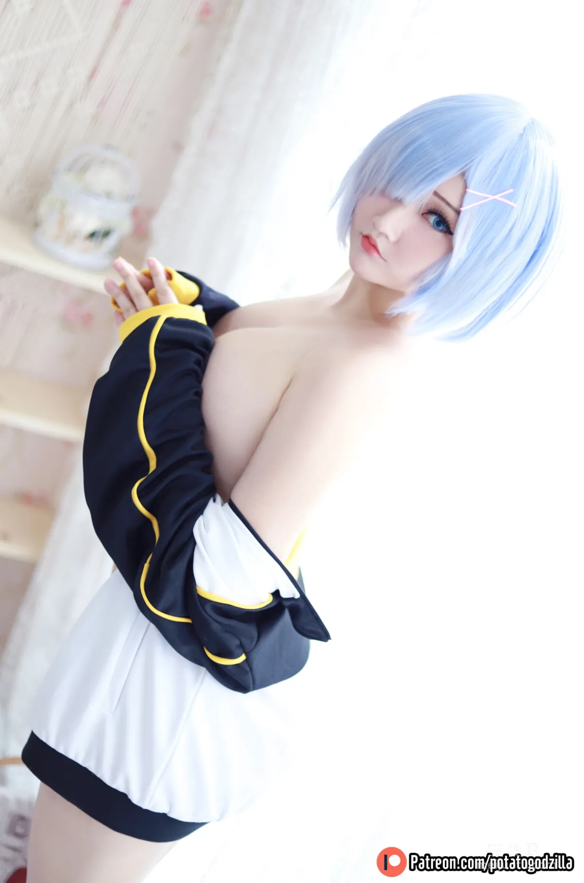 [Web Idol COSER Photos] Girl Potato Godzilla - Rem In Subaru Jacket photo 26