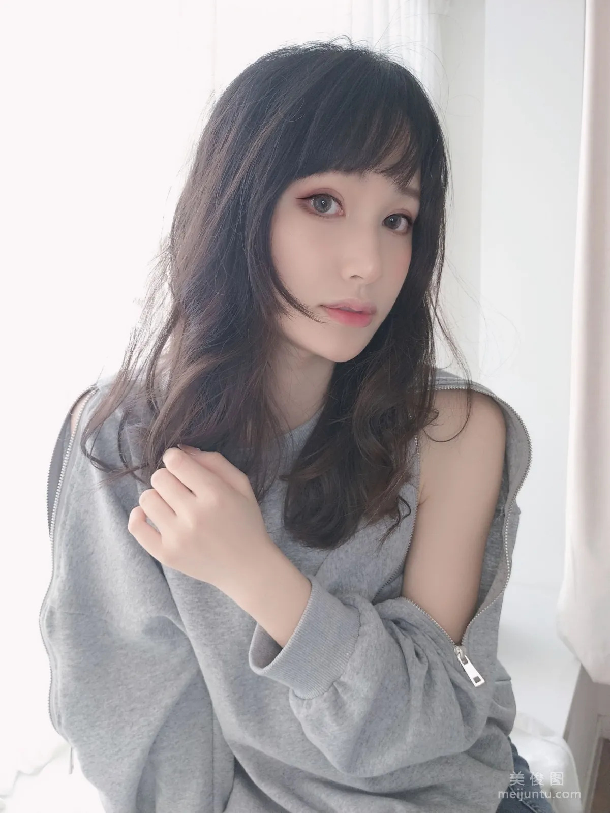 Muzhi Benguo: Web Idols photo 6