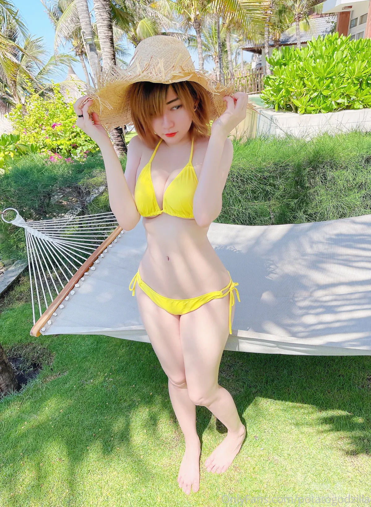 [Web Idols COSER Photos] Coser Girl Potato Godzilla - Yellow Bikini photo 14