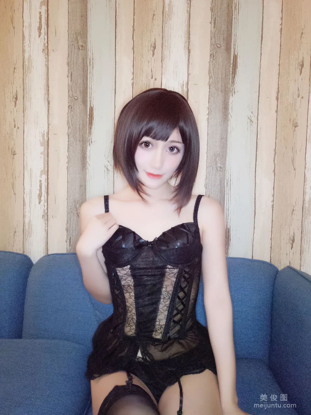 Muzhi Benguo: Web Idols photo 3