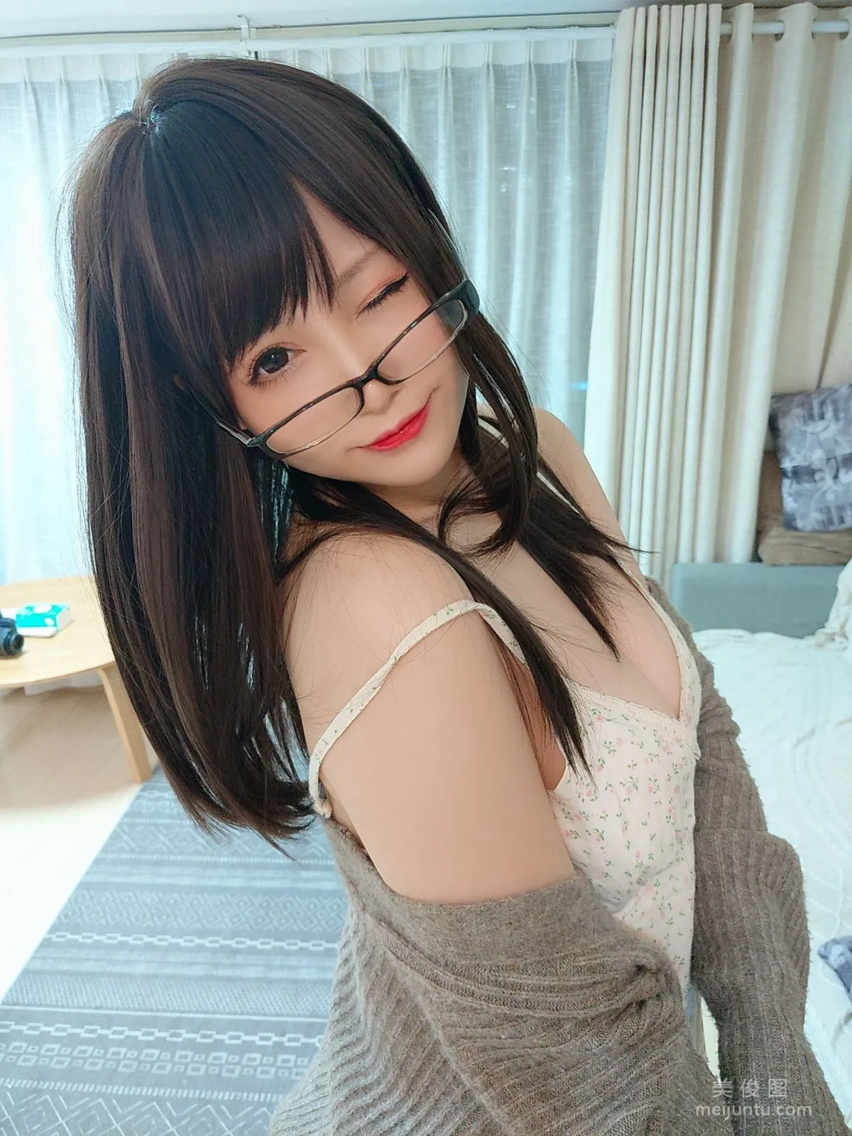 [Web Idols Cosplay Photo] Cute Girl Nyako Miaozi, Cohabitation Life with an Imaginary Girlfriend, 2 Sets of Home Pajama Series photo 14