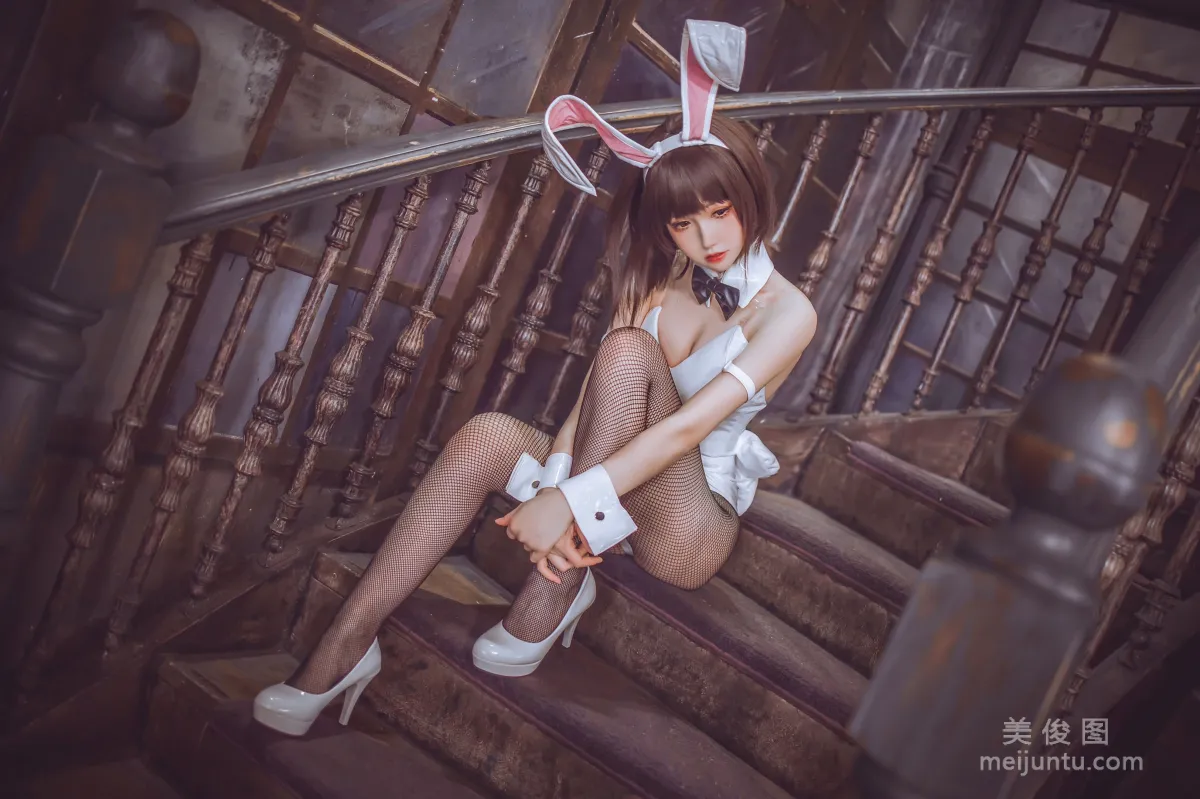 [Web Celebrity COSER Photos] Coser Yiyi - Megumi Kato Bunny Girl photo 7