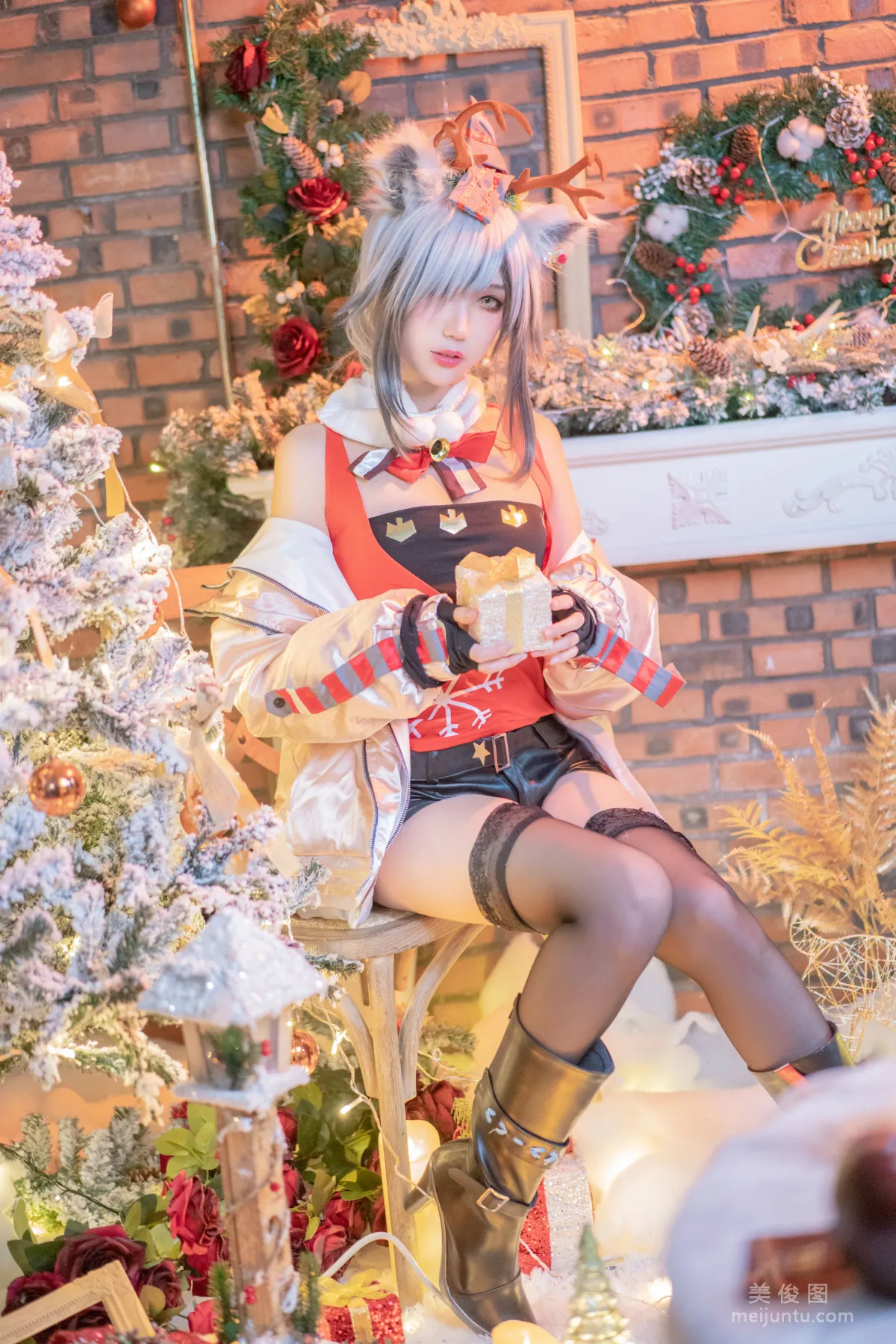 [Web Idols COSER Photos] Zhouji Shike Aitu Tu, Christmas Black Stockings Beast Ears photo 9