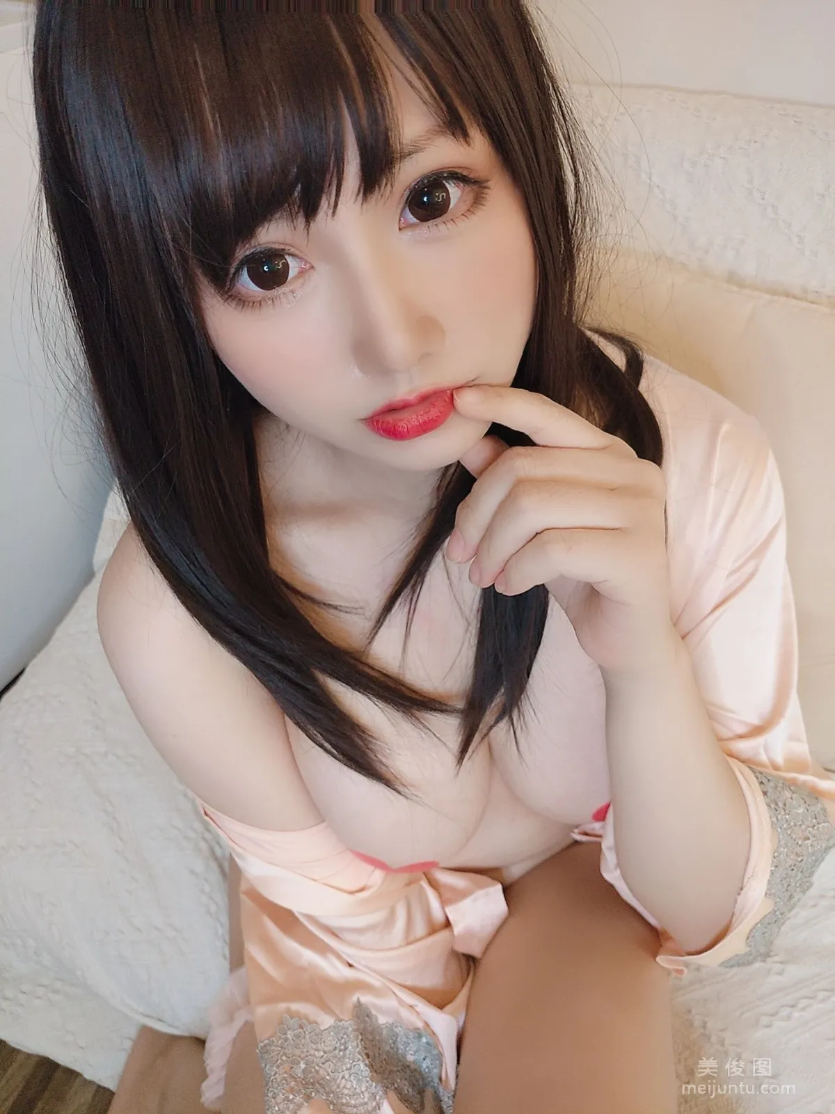 [Web Idols Cosplay Photo] Cute Girl Nyako Miaozi, Cohabitation Life with an Imaginary Girlfriend, 2 Sets of Home Pajama Series photo 43