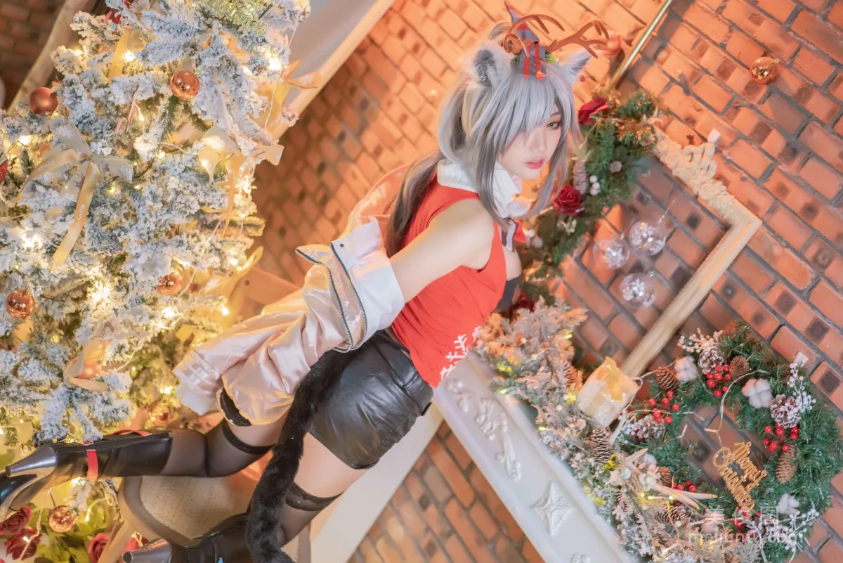 [Web Idols COSER Photos] Zhouji Shike Aitu Tu, Christmas Black Stockings Beast Ears photo 13