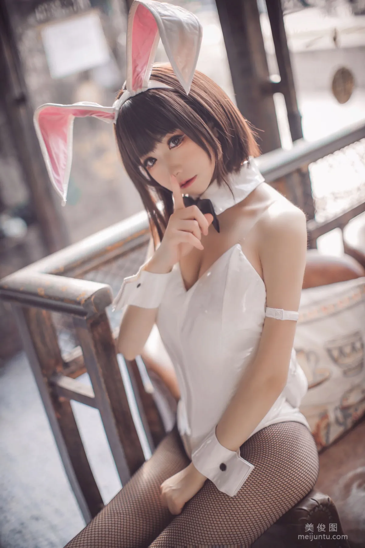 [Web Celebrity COSER Photos] Coser Yiyi - Megumi Kato Bunny Girl photo 36
