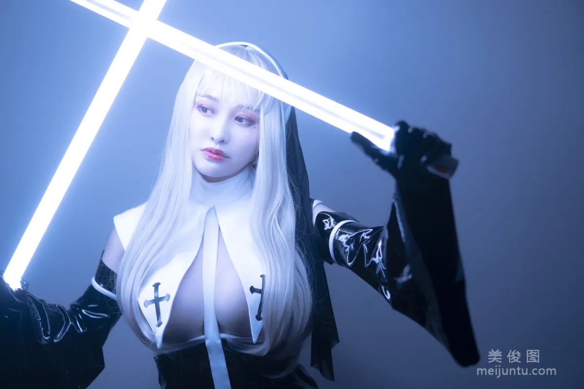 [Web Idols COSER Photos] Anime Blogger Tuoweiba Mizuki, Nun Set photo 21