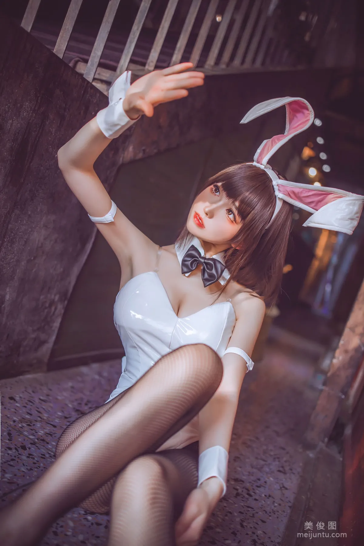 [Web Celebrity COSER Photos] Coser Yiyi - Megumi Kato Bunny Girl photo 3
