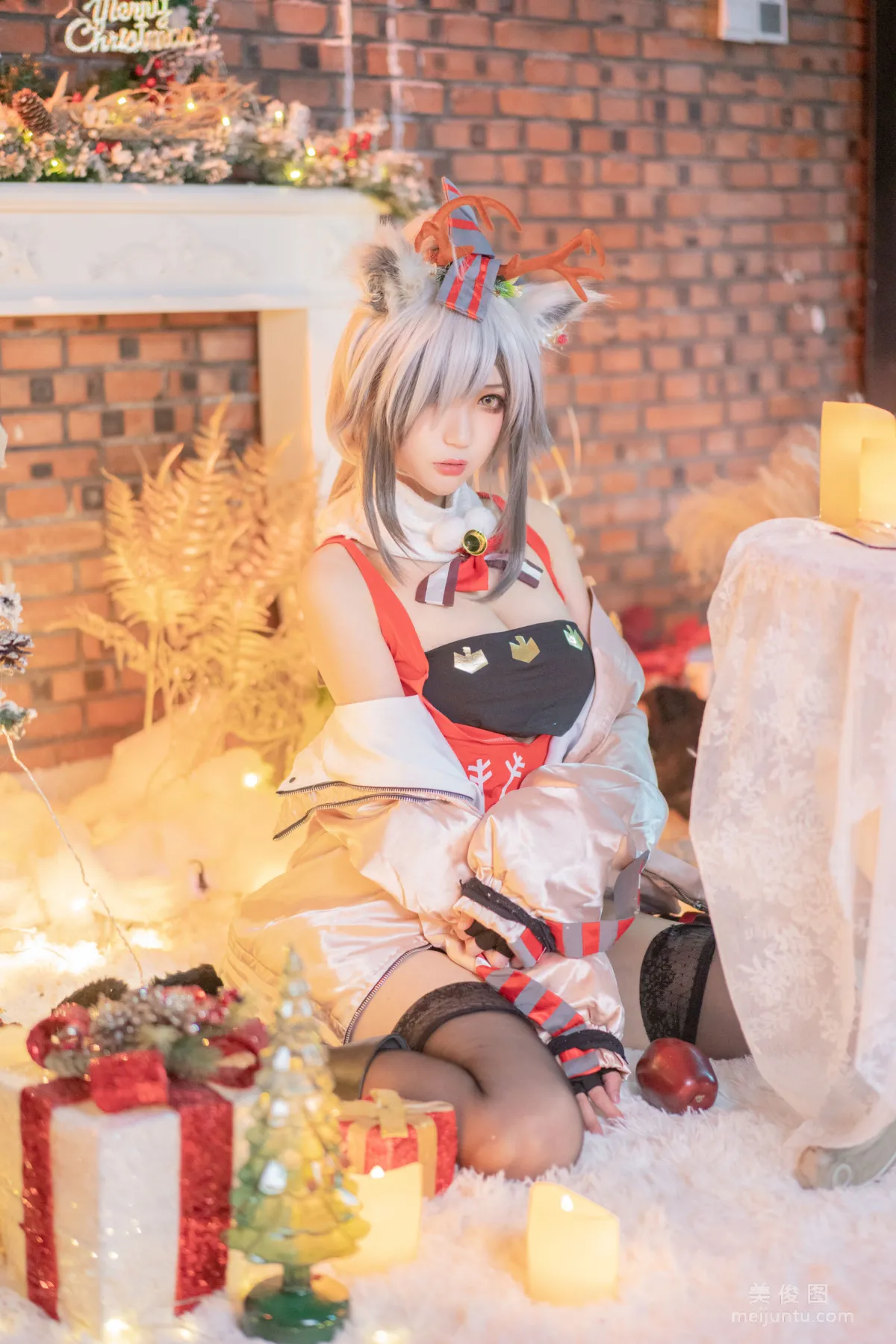 [Web Idols COSER Photos] Zhouji Shike Aitu Tu, Christmas Black Stockings Beast Ears photo 15