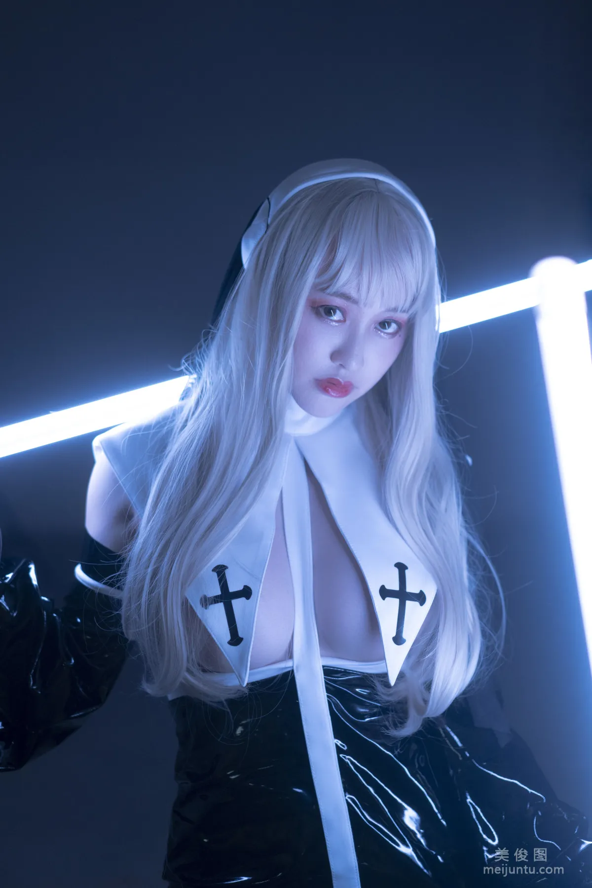 [Web Idols COSER Photos] Anime Blogger Tuoweiba Mizuki, Nun Set photo 13
