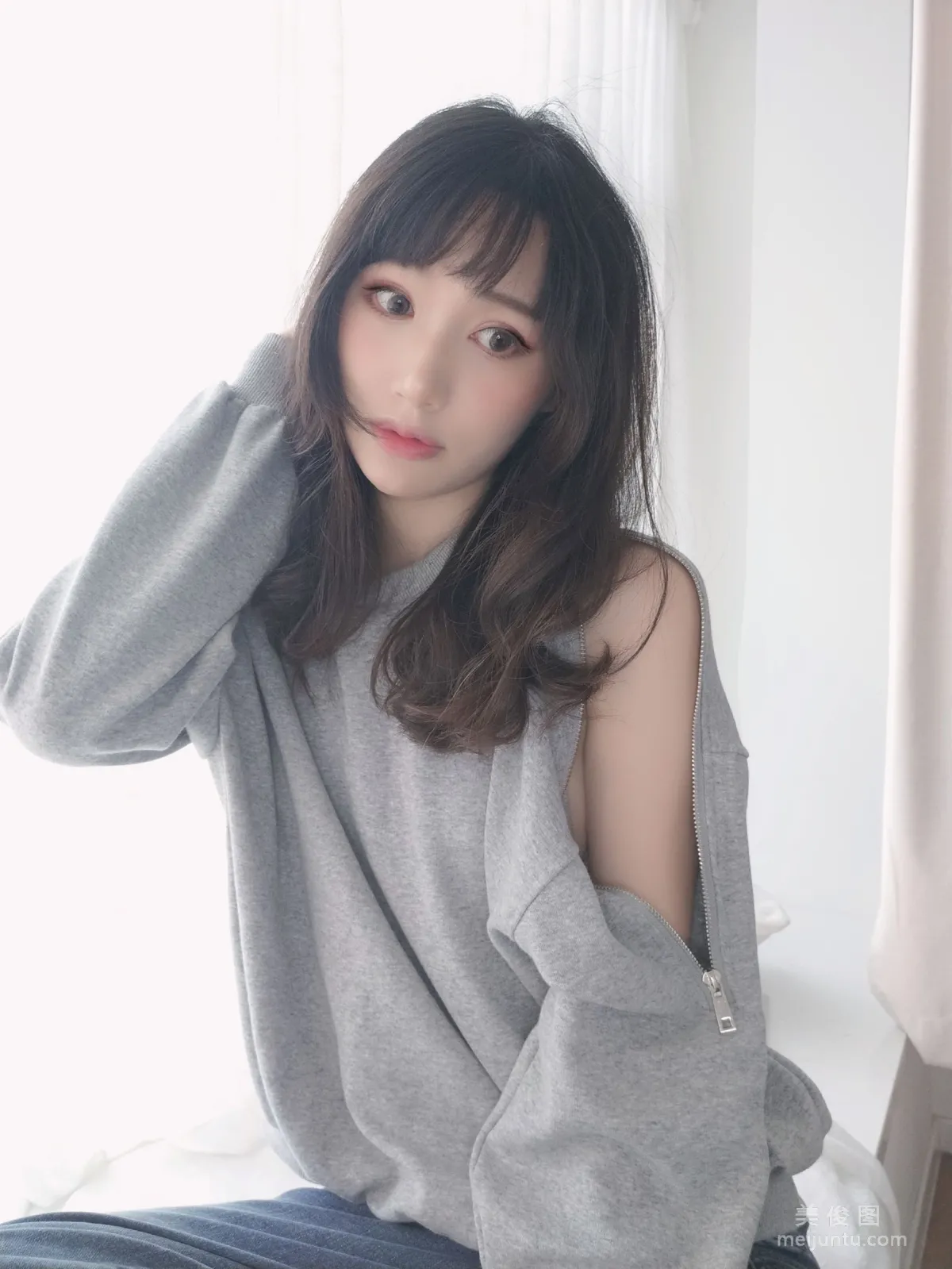 Muzhi Benguo: Web Idols photo 5