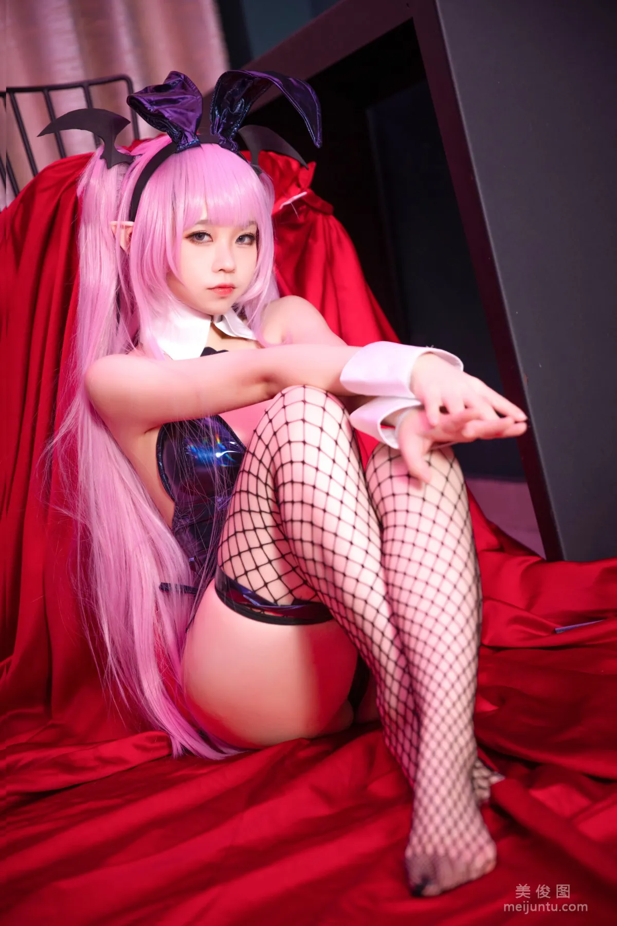 Anime Blogger G44 Buhui Shoushang - Lulumu Bunny Girl Set photo 16