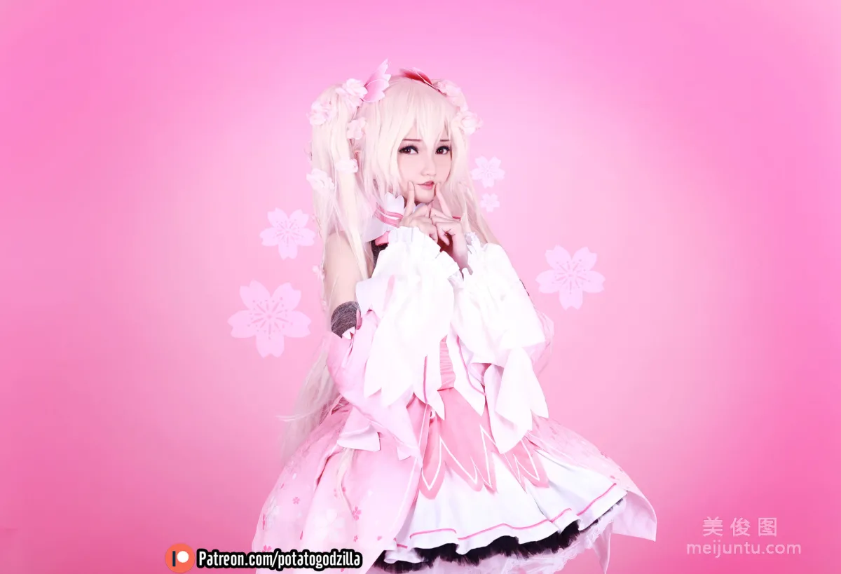 Coser Potato Godzilla, Sakura Miku, Set photo 11