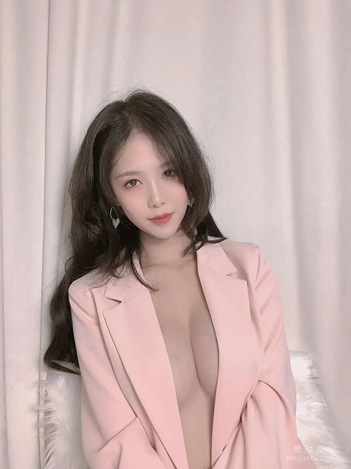 [Internet Celebrity COSER Photos] Douniang Lishi - Pink Suit Set photo 17