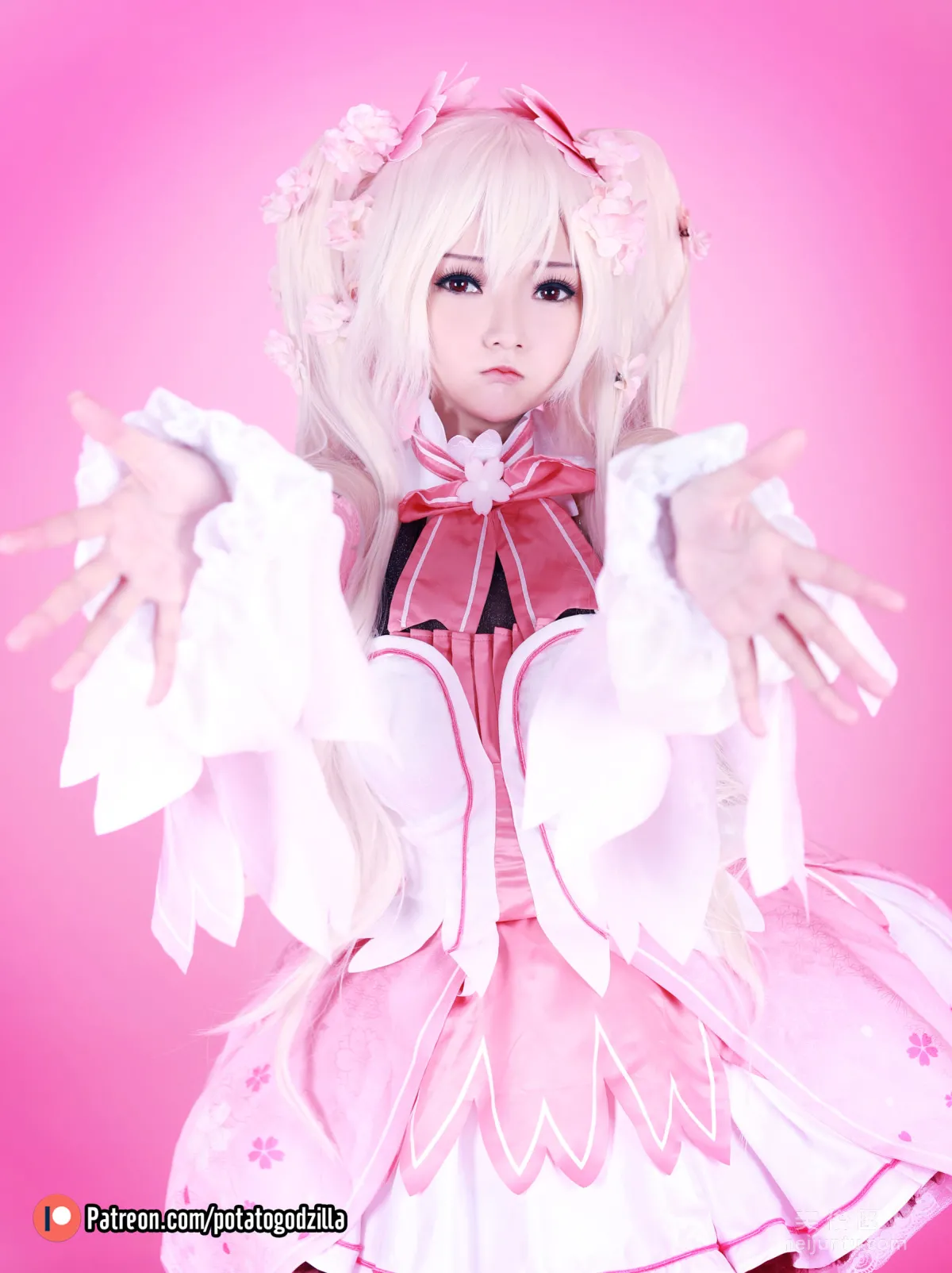 Coser Potato Godzilla, Sakura Miku, Set photo 12