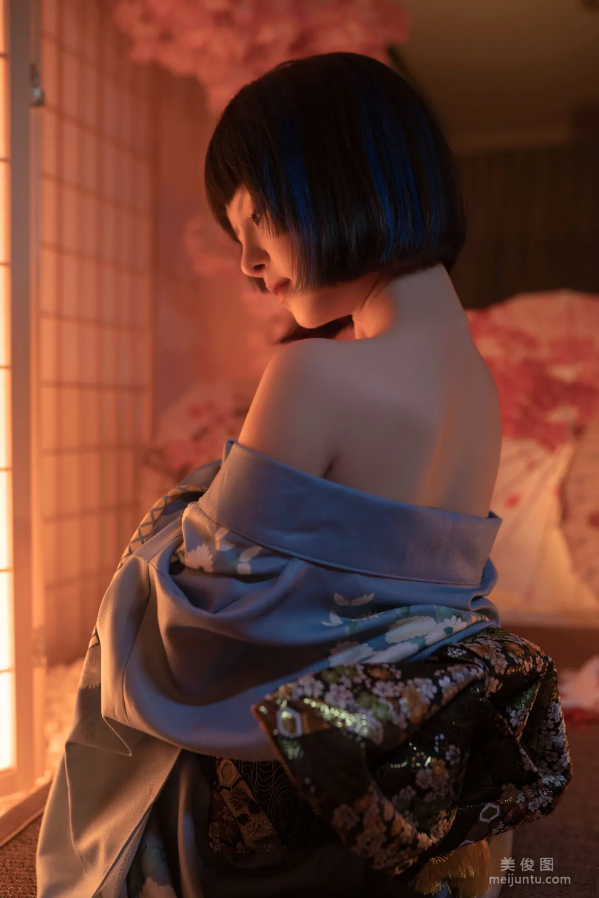 Yun Zai: Web Idols photo 7