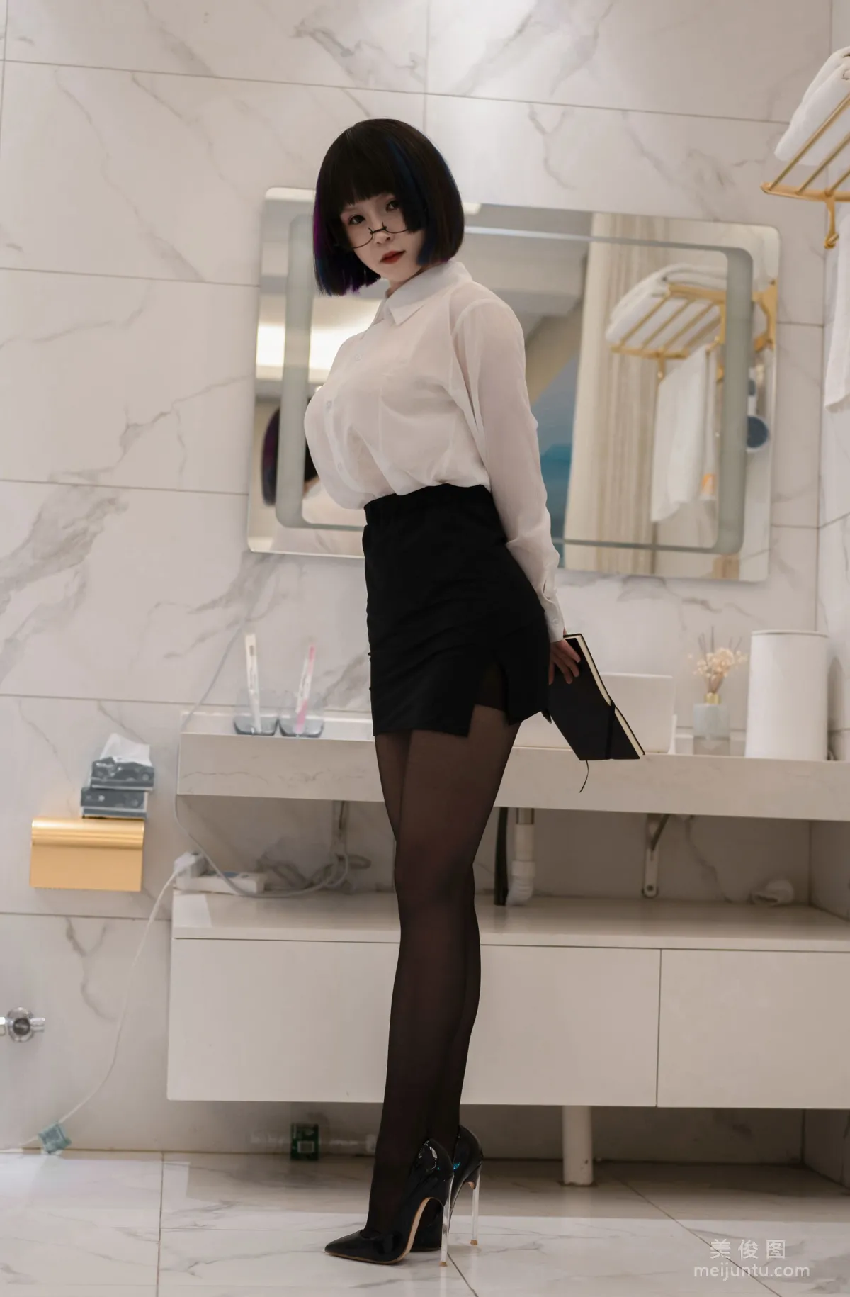 Yun Zai: Web Idols photo 11