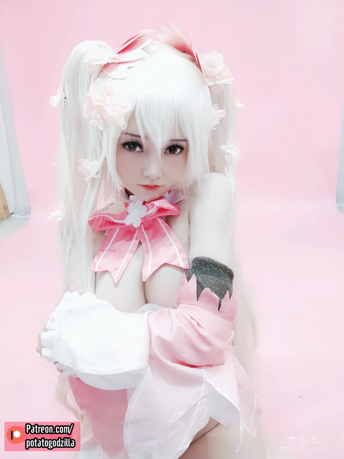 Coser Potato Godzilla, Sakura Miku, Set photo 42