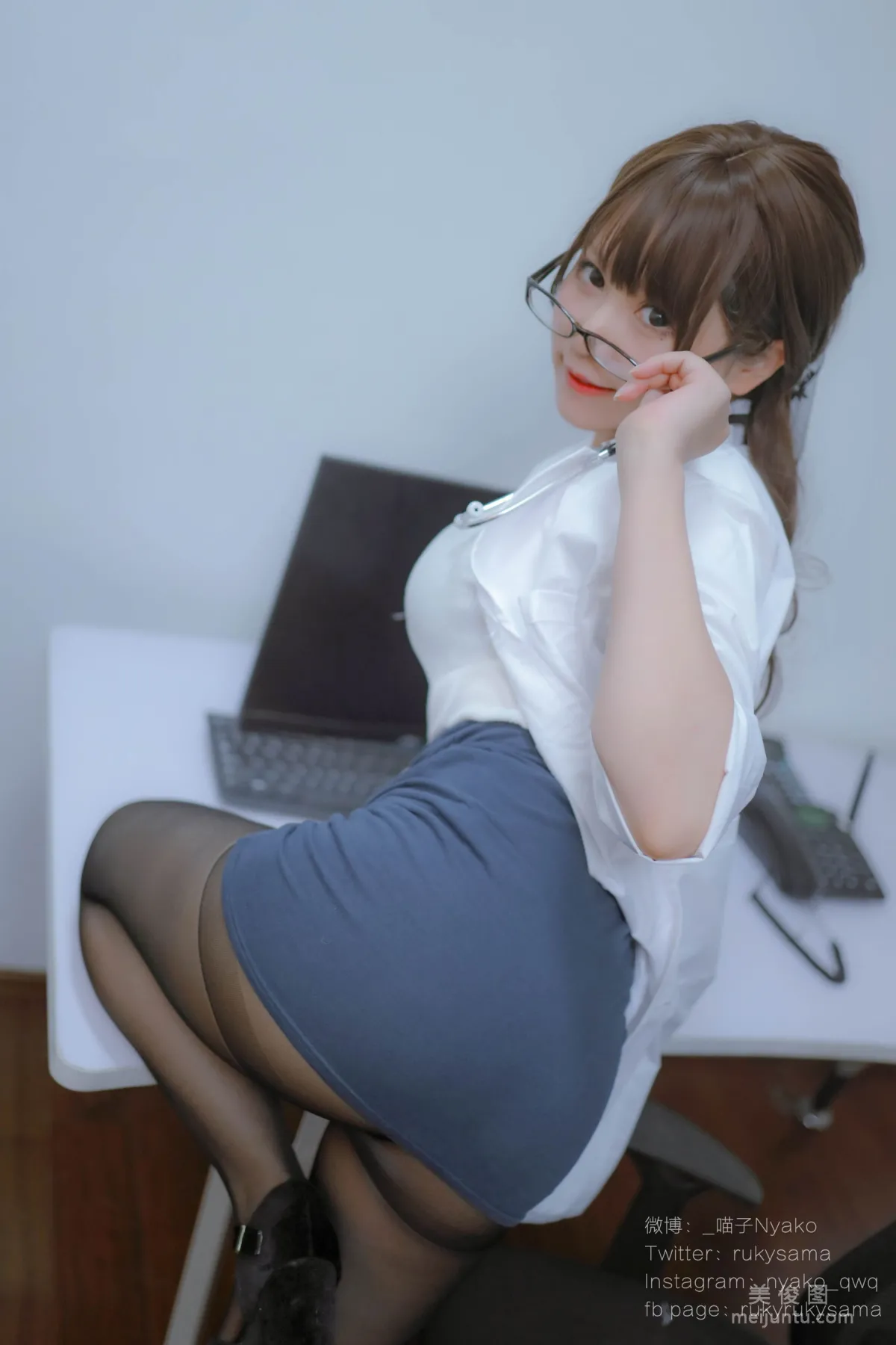 [Web Idols COSER Photo] Cute Girl Nyako Miaozi, Secret Ward Set photo 14