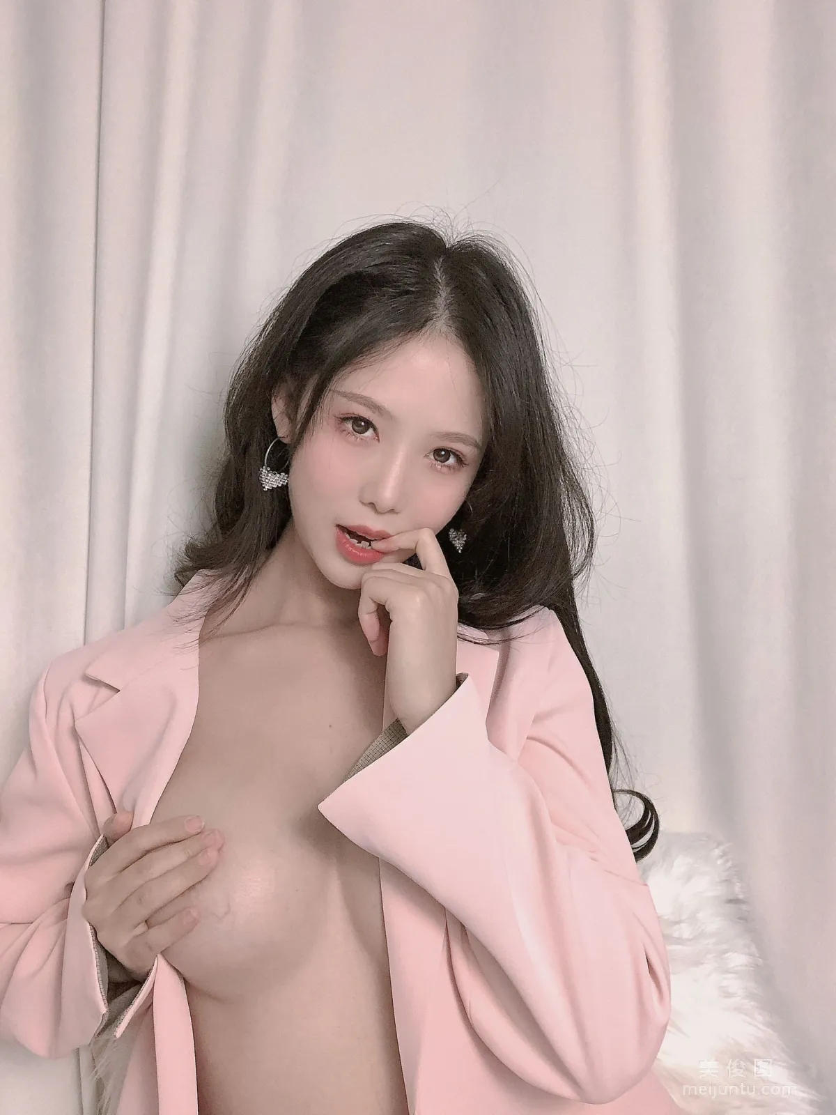 [Internet Celebrity COSER Photos] Douniang Lishi - Pink Suit Set photo 20