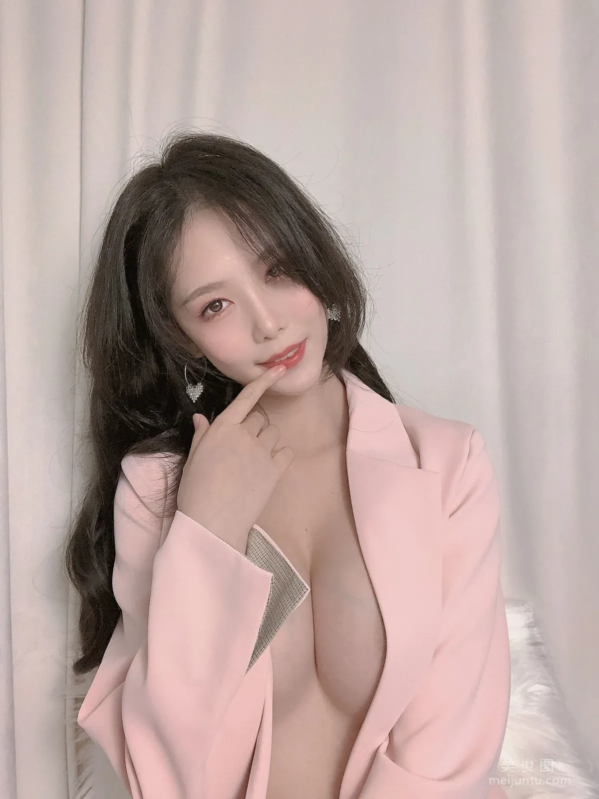 [Internet Celebrity COSER Photos] Douniang Lishi - Pink Suit Set photo 19