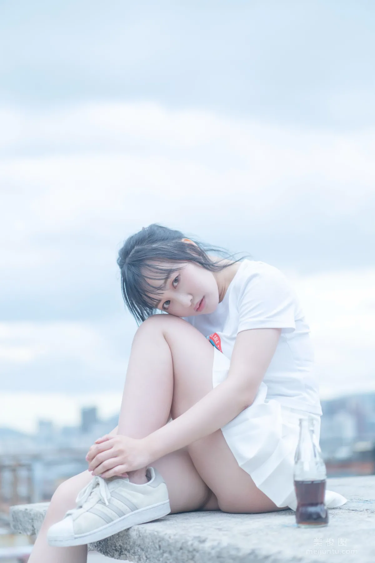 [網紅COSER寫真] 動漫博主脫尾巴Mizuki - 可樂JK 套圖 11